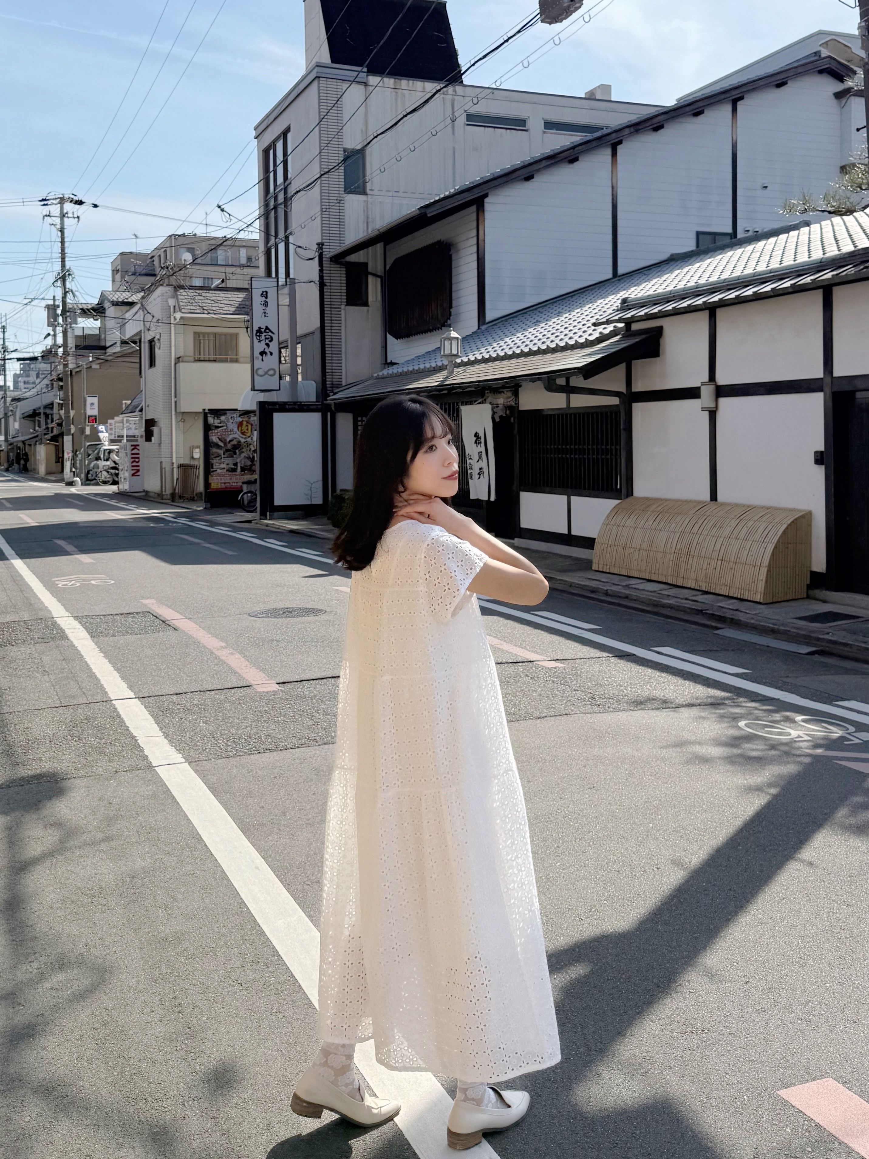 刺繡鏤空純綿短袖連身裙