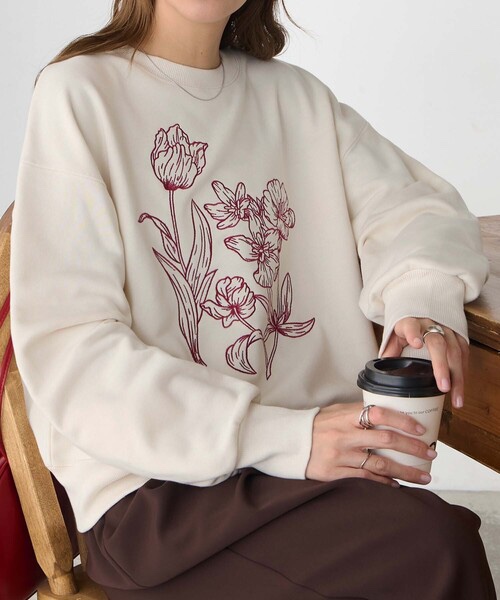 5色•花卉刺繡圓領衛衣