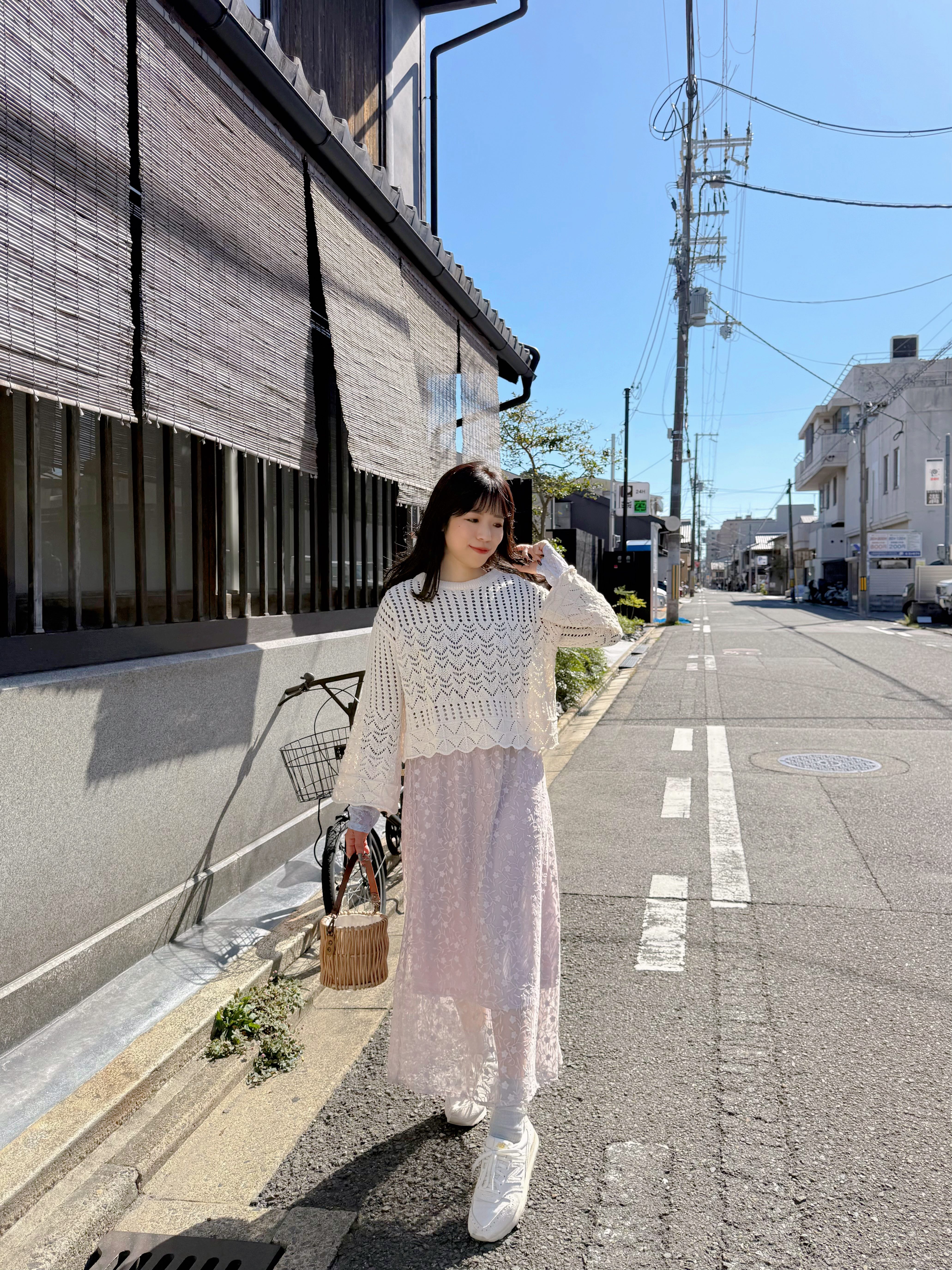 淡粉色刺繡蕾絲半身裙