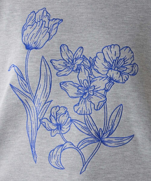 5色•花卉刺繡圓領衛衣