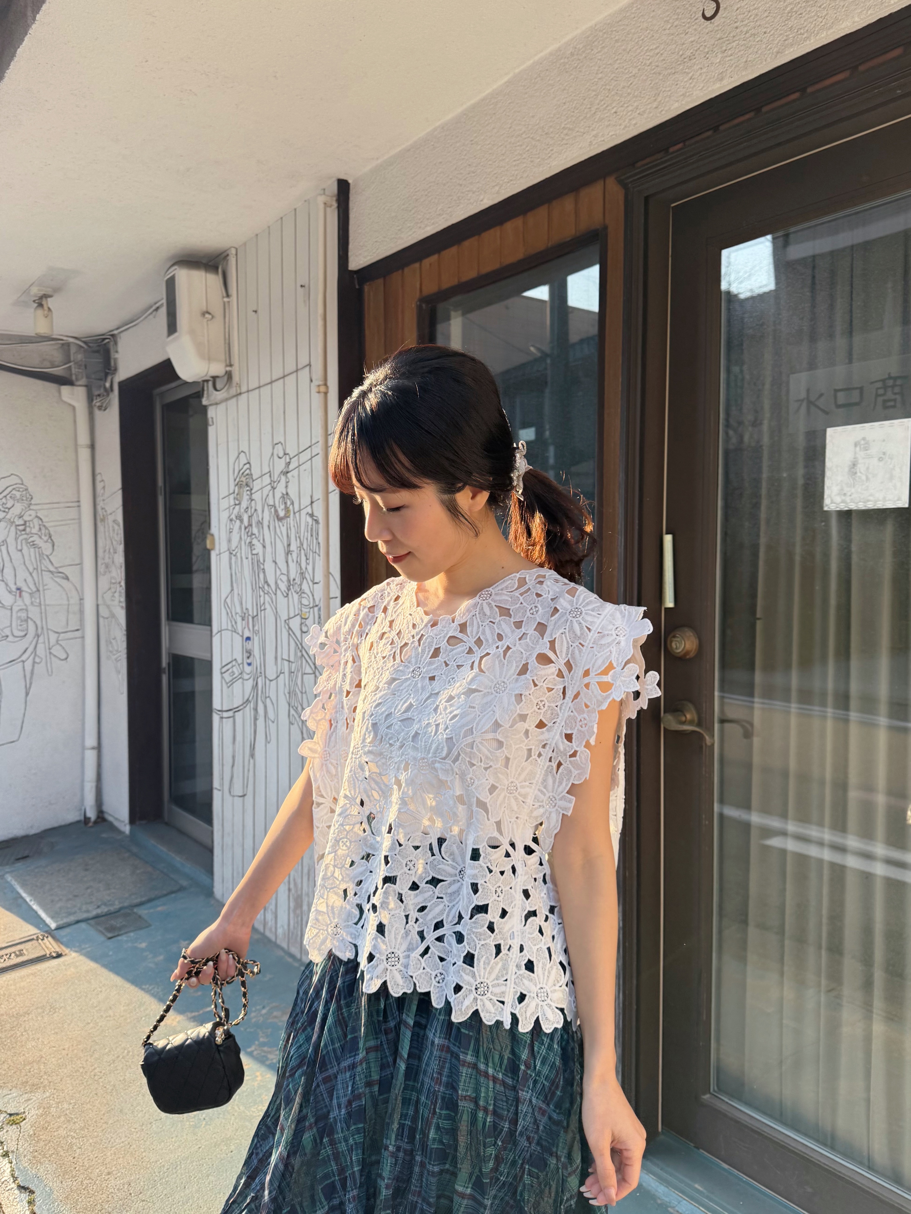 蕾絲半袖鏤空上衣