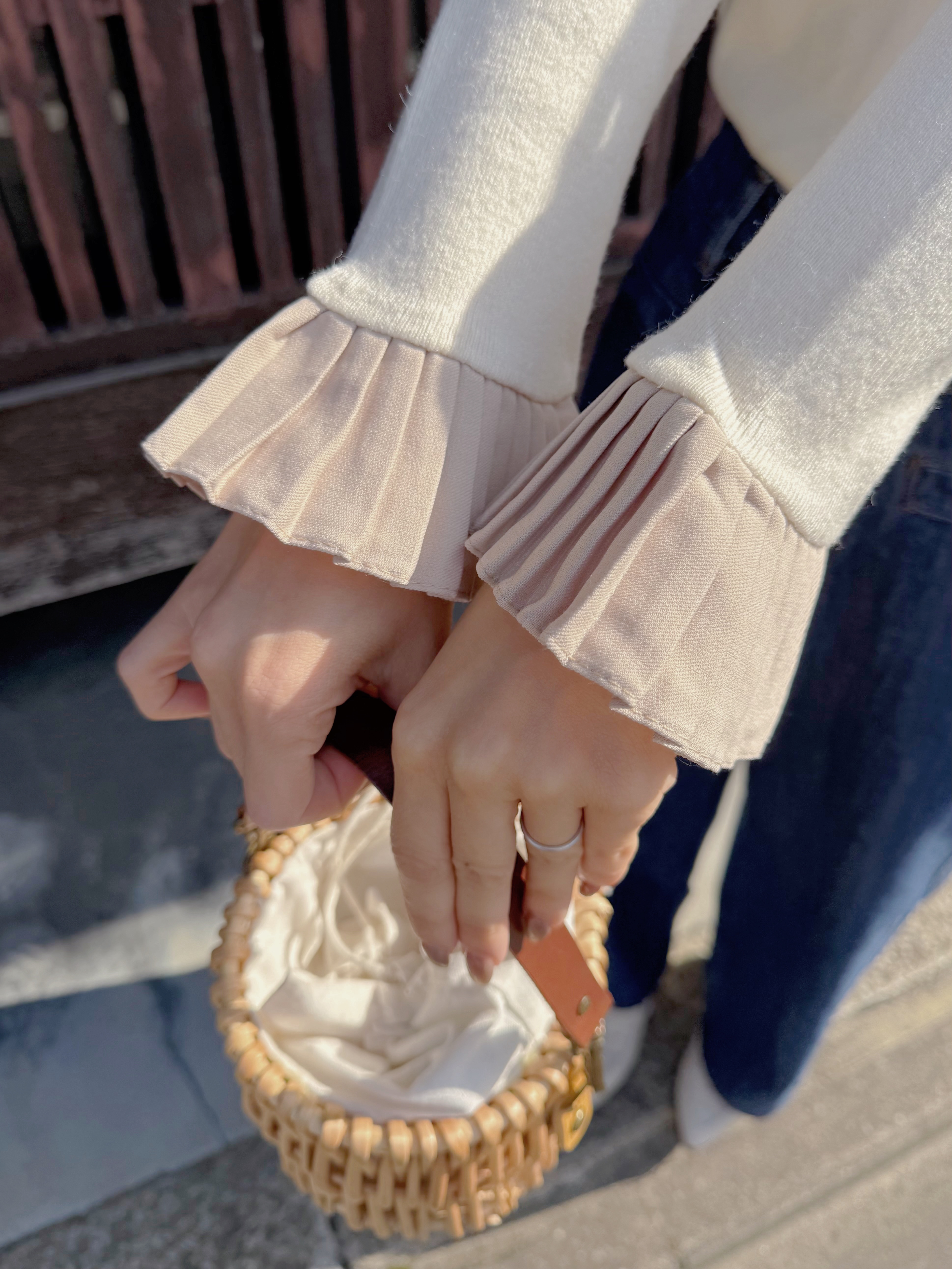 3色•拼色百褶袖口針織上衣