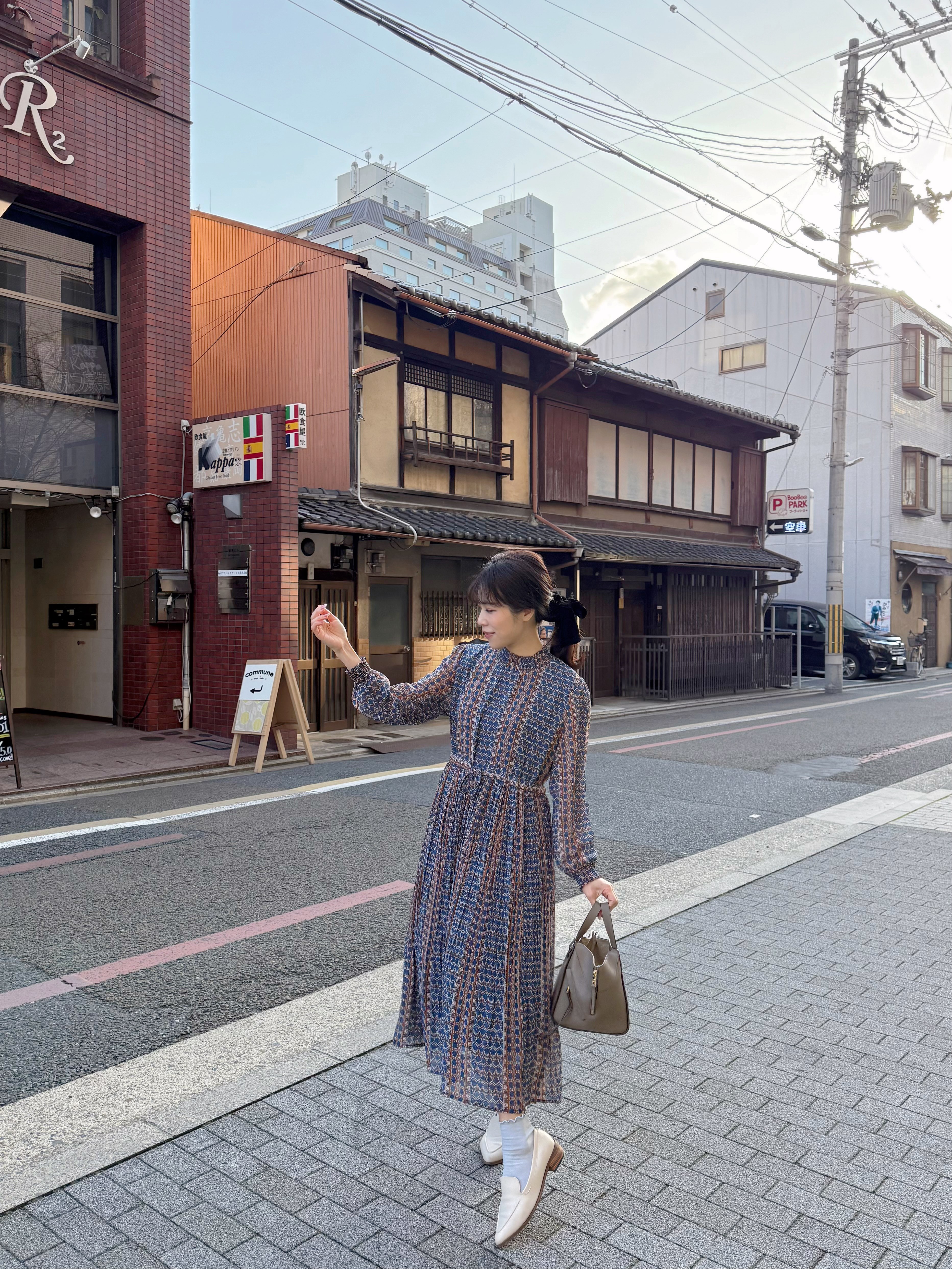 深藍拼色復古印花雪紡連身裙