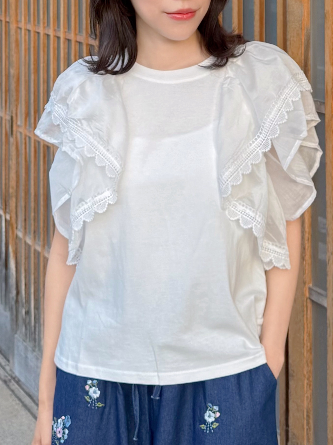 2色•波浪傘袖蕾絲車邊Tee