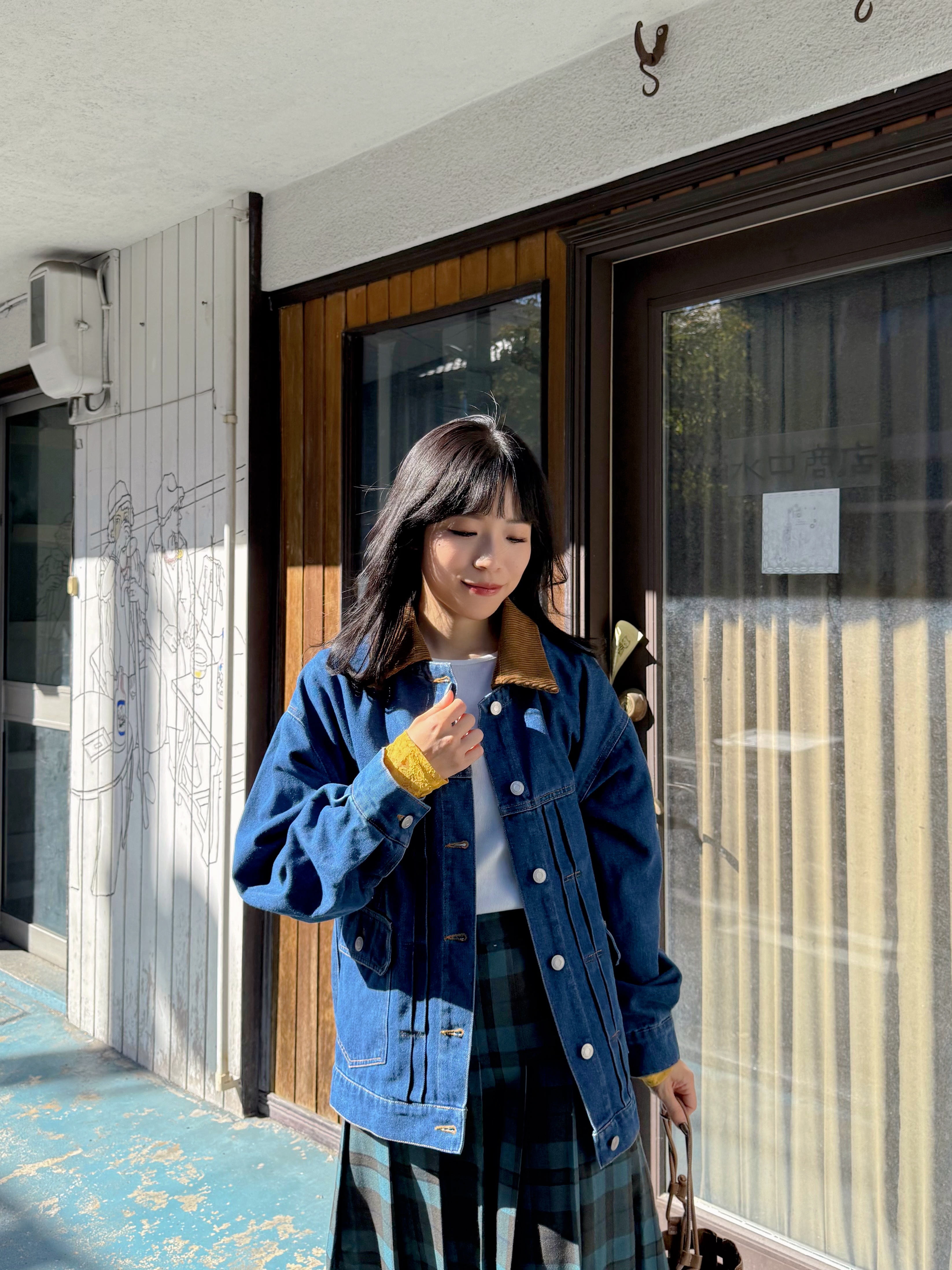 2色•燈芯絨拼色領寬鬆牛仔外套 (領位可拆)