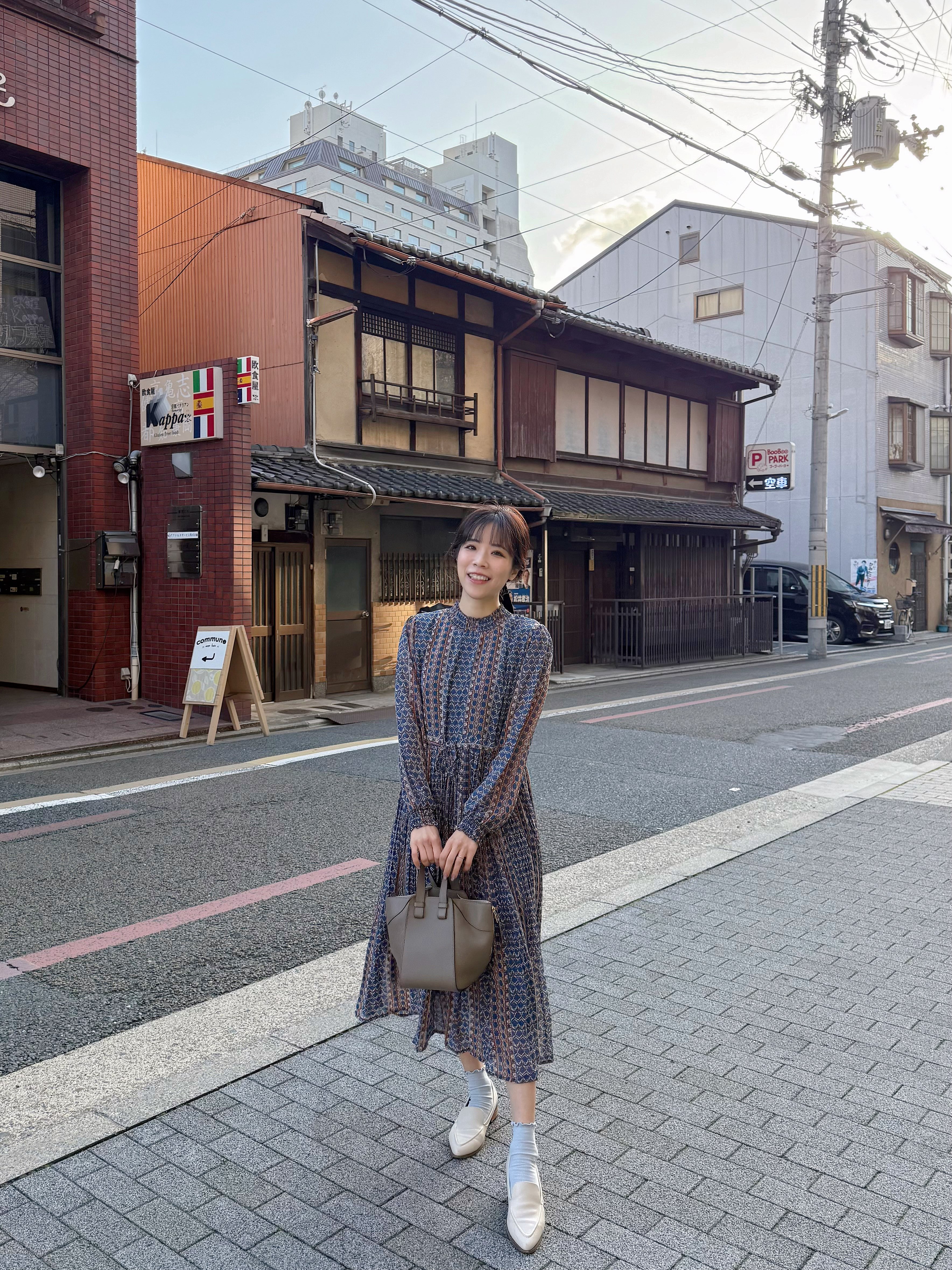 深藍拼色復古印花雪紡連身裙