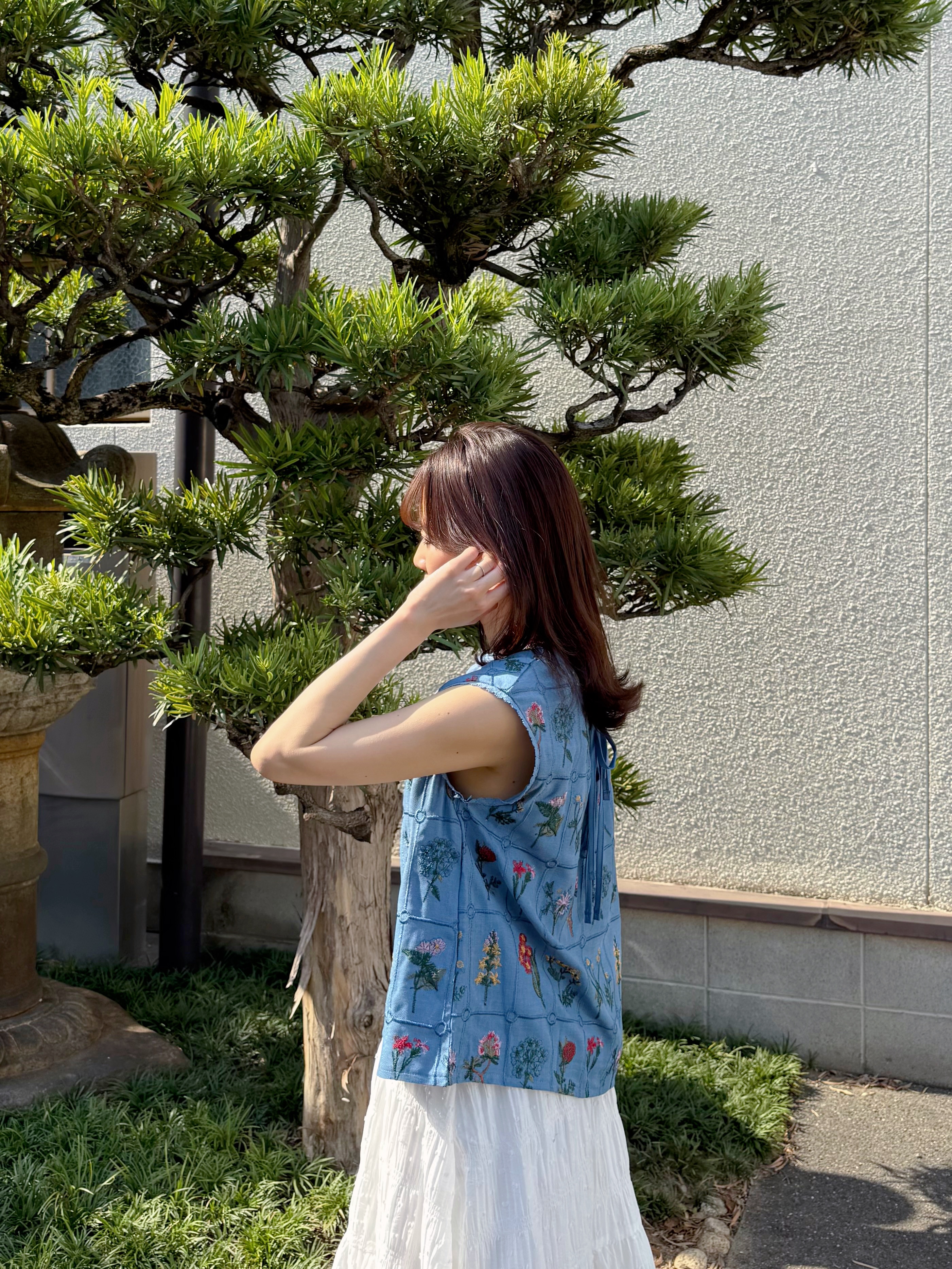 花花刺繡半袖上衣