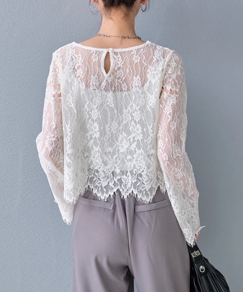 蕾絲喇叭袖上衣