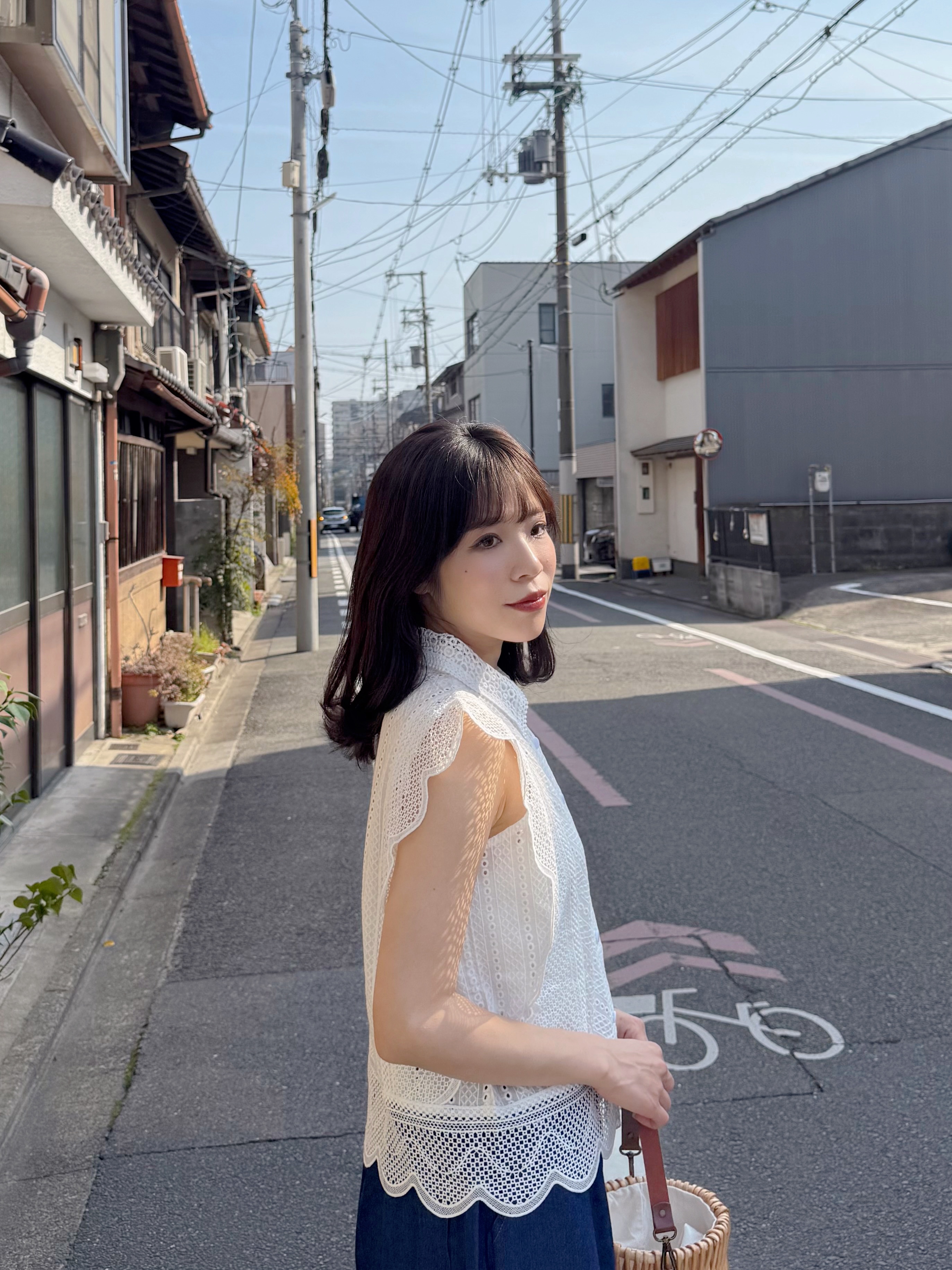 刺繡蕾絲恤衫背心