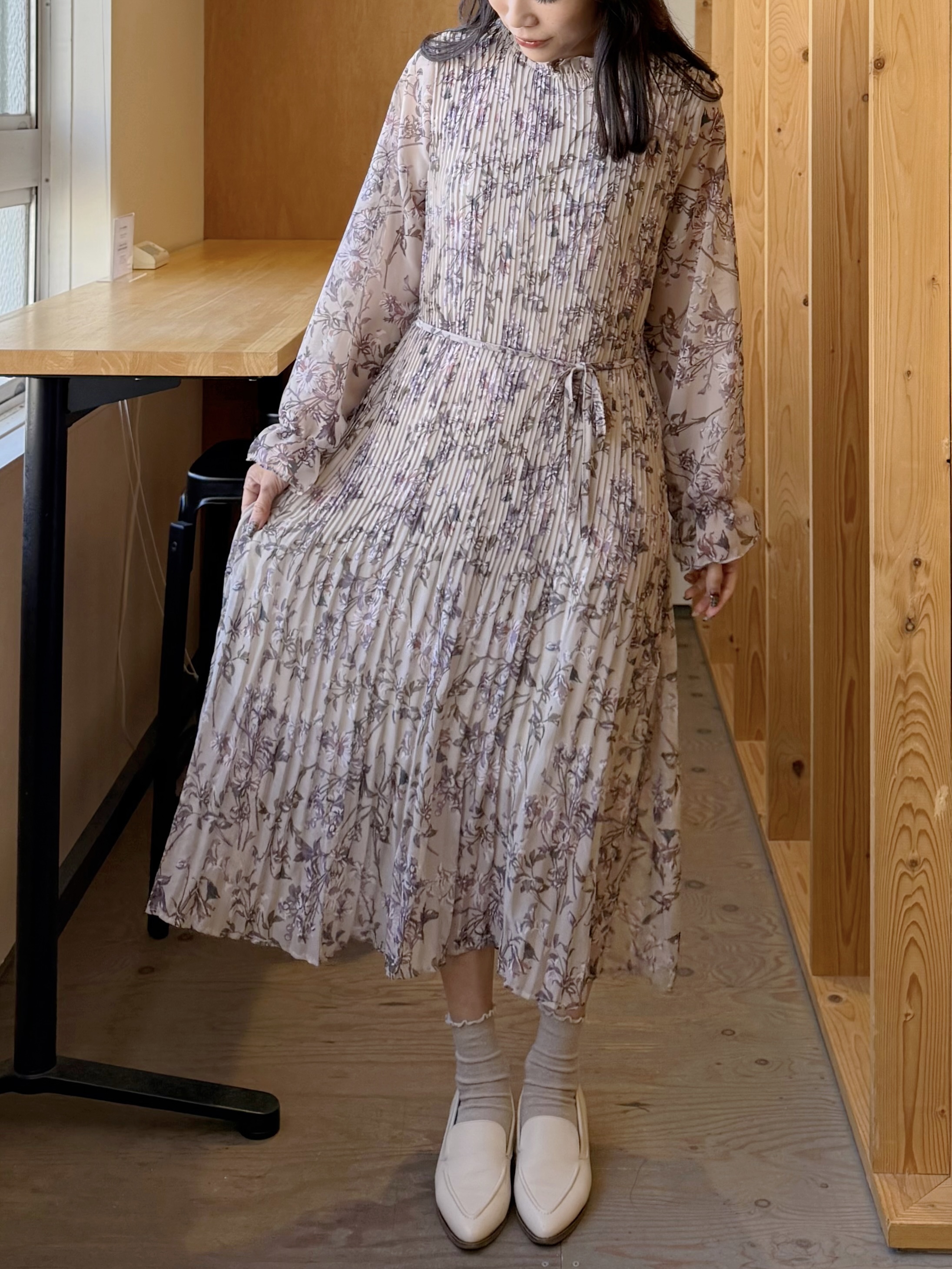 百褶印花雪紡蝴蝶結腰帶連身裙