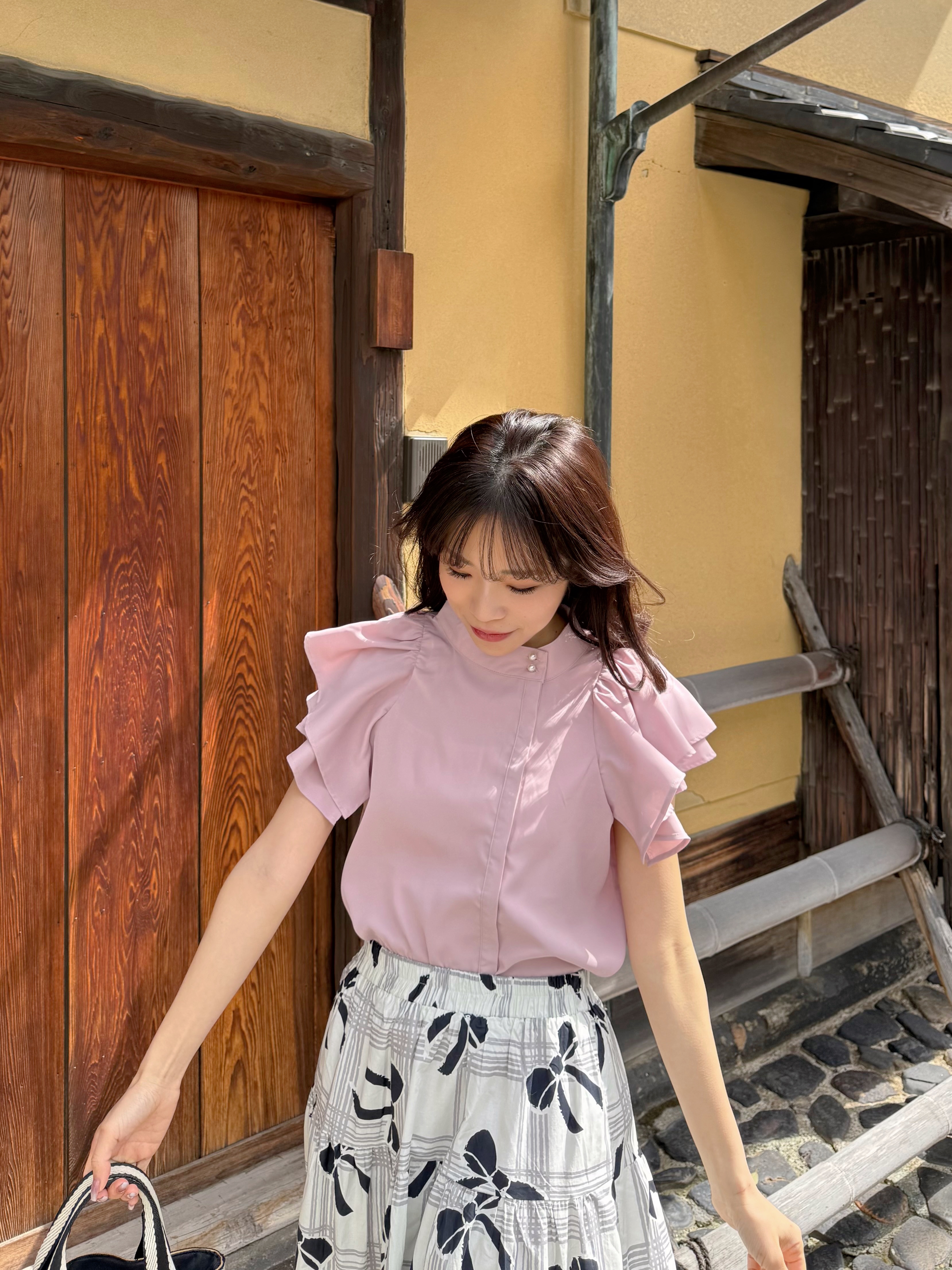 淨色珍珠領飄飄傘袖雪紡上衣