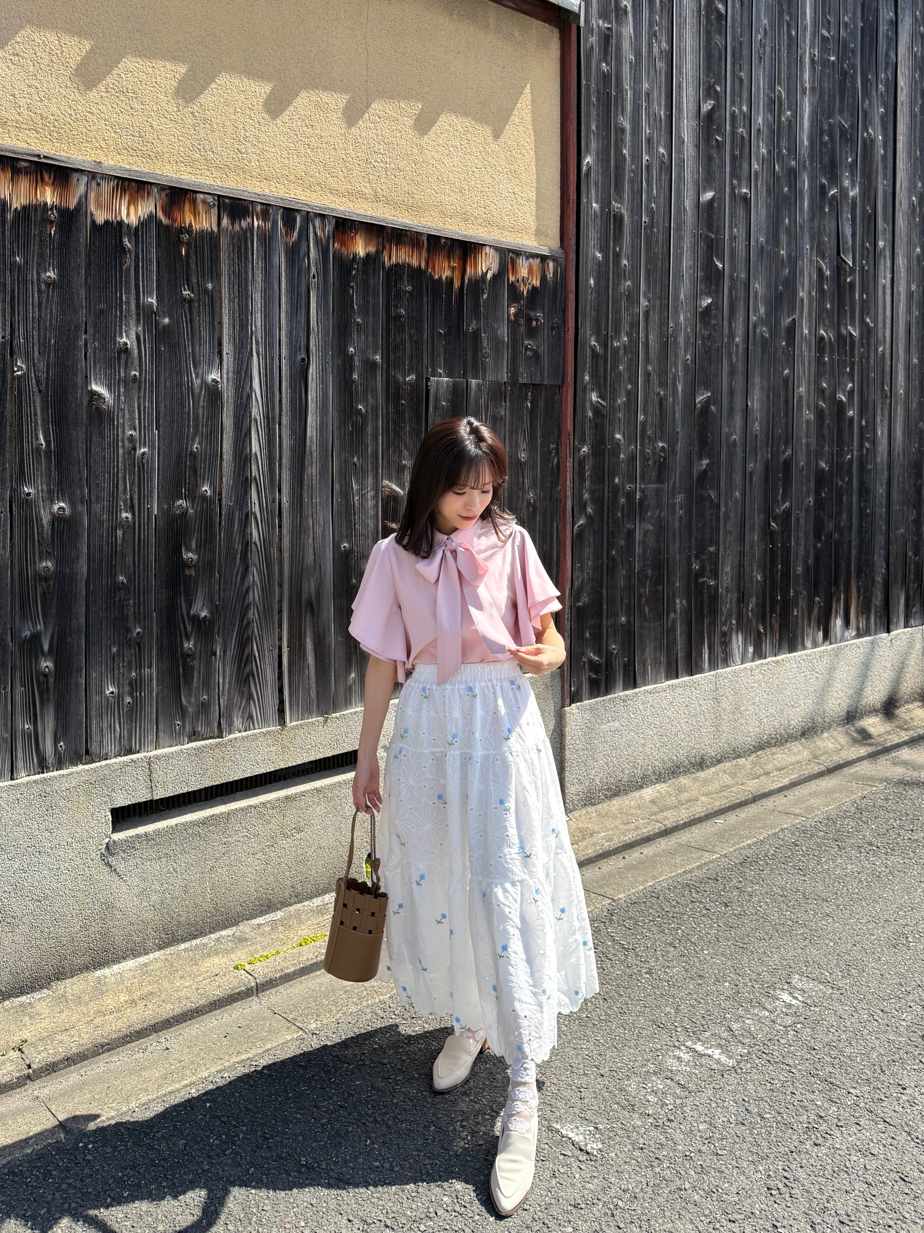 2色•刺繡小花鏤空長款半身裙