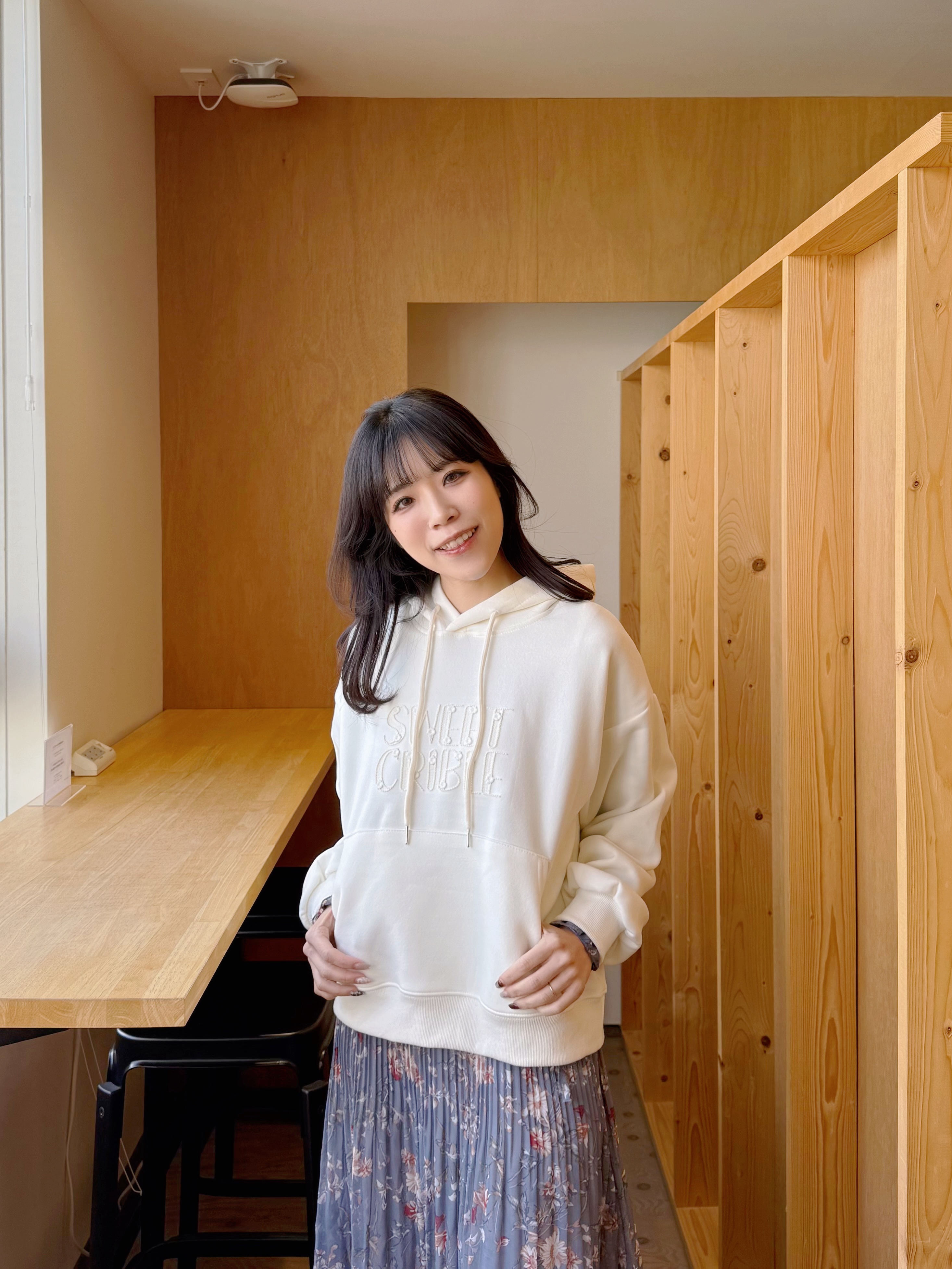 字母刺繡無加厚連帽衛衣