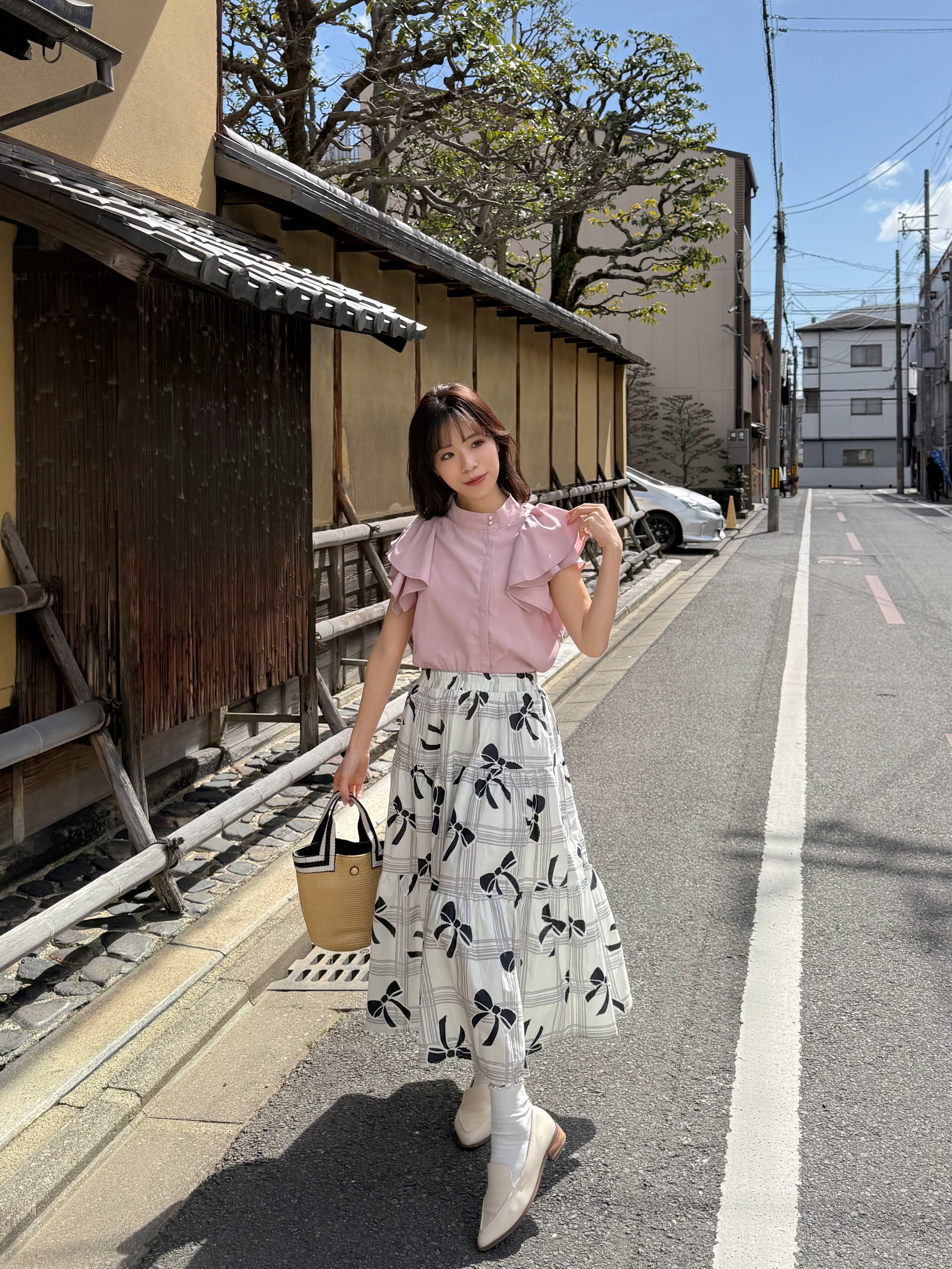 淨色珍珠領飄飄傘袖雪紡上衣