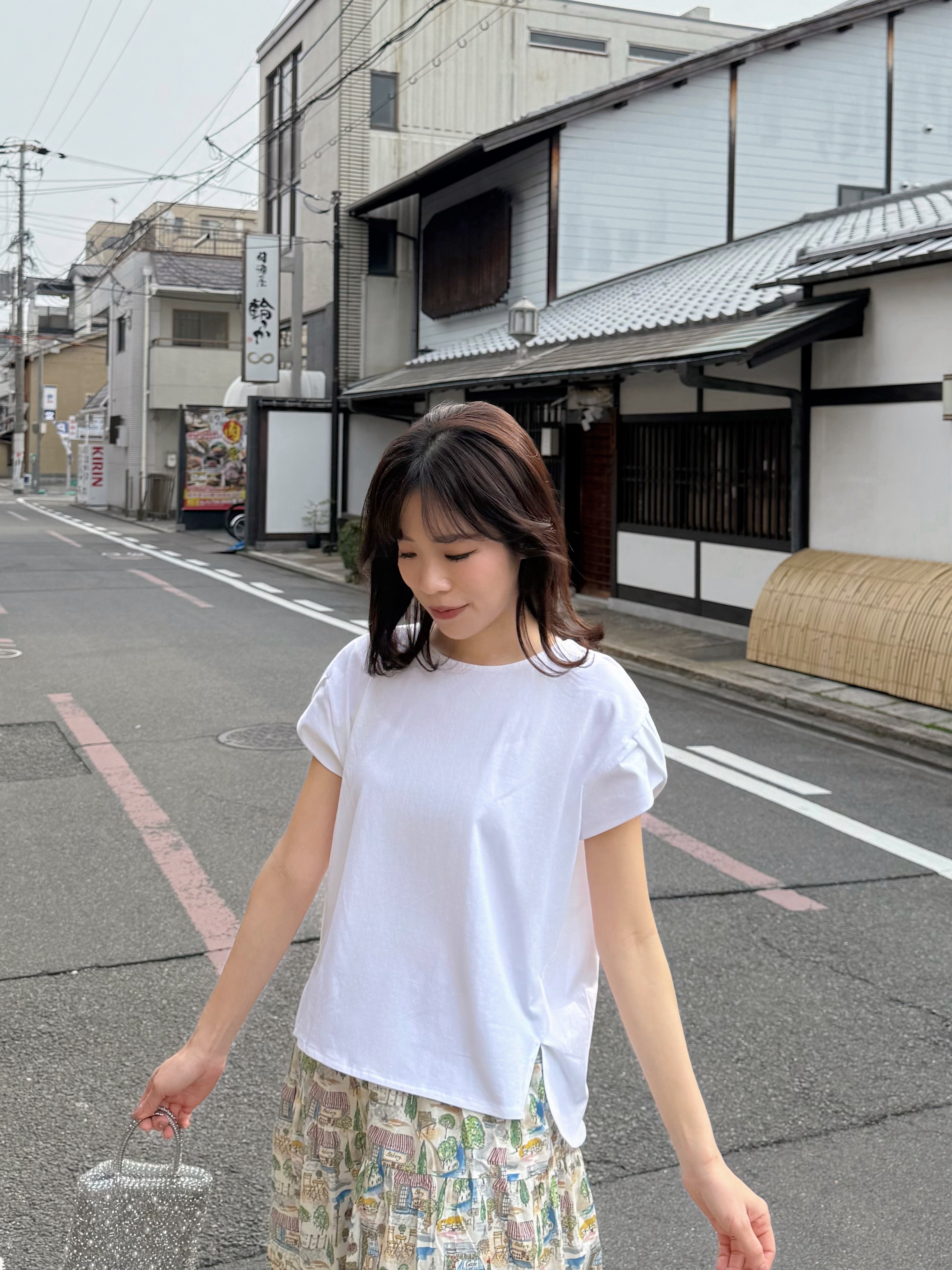 基礎款淨色花瓣手袖綿上衣