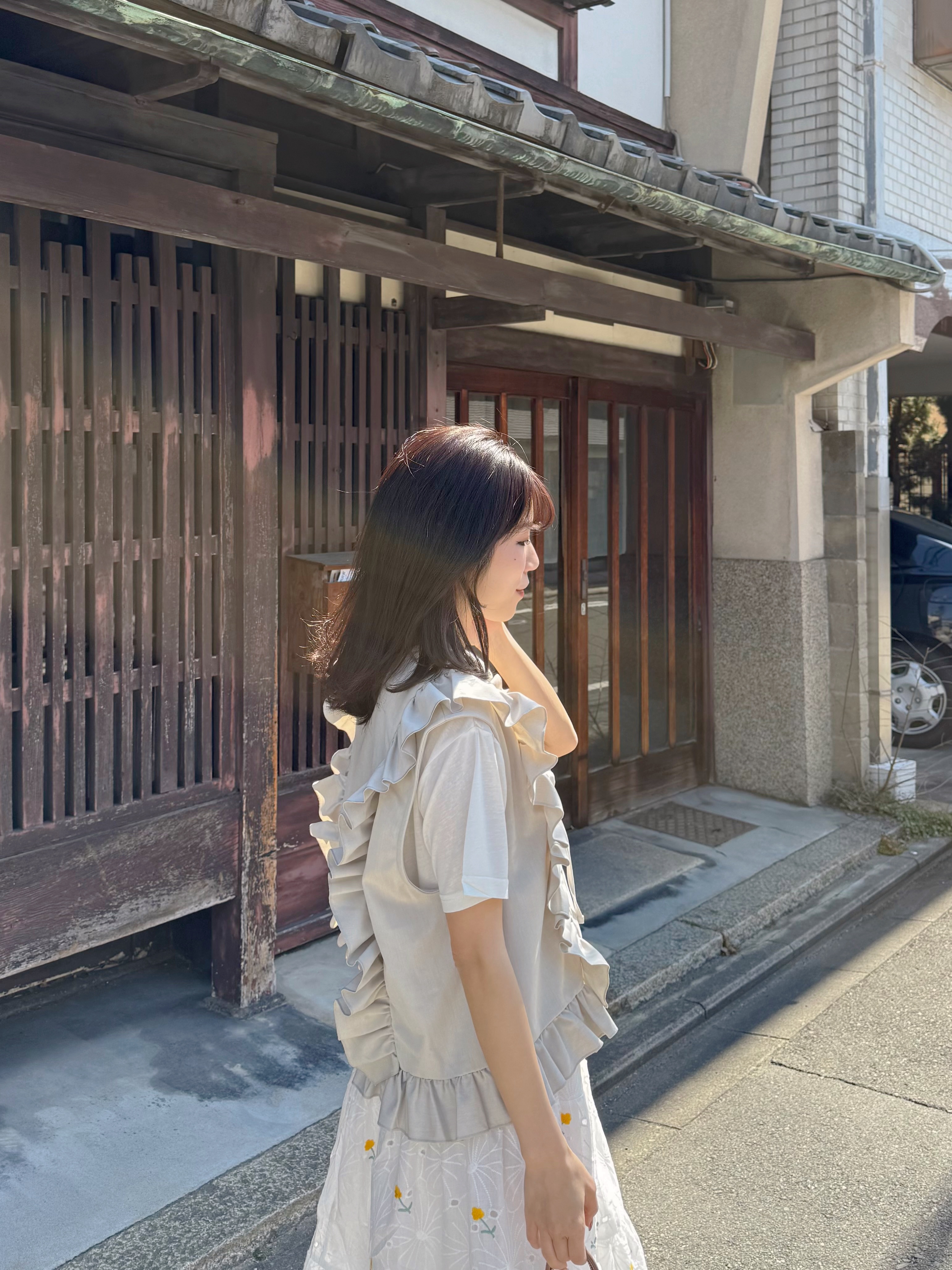 2色•波浪邊蝴蝶結背心