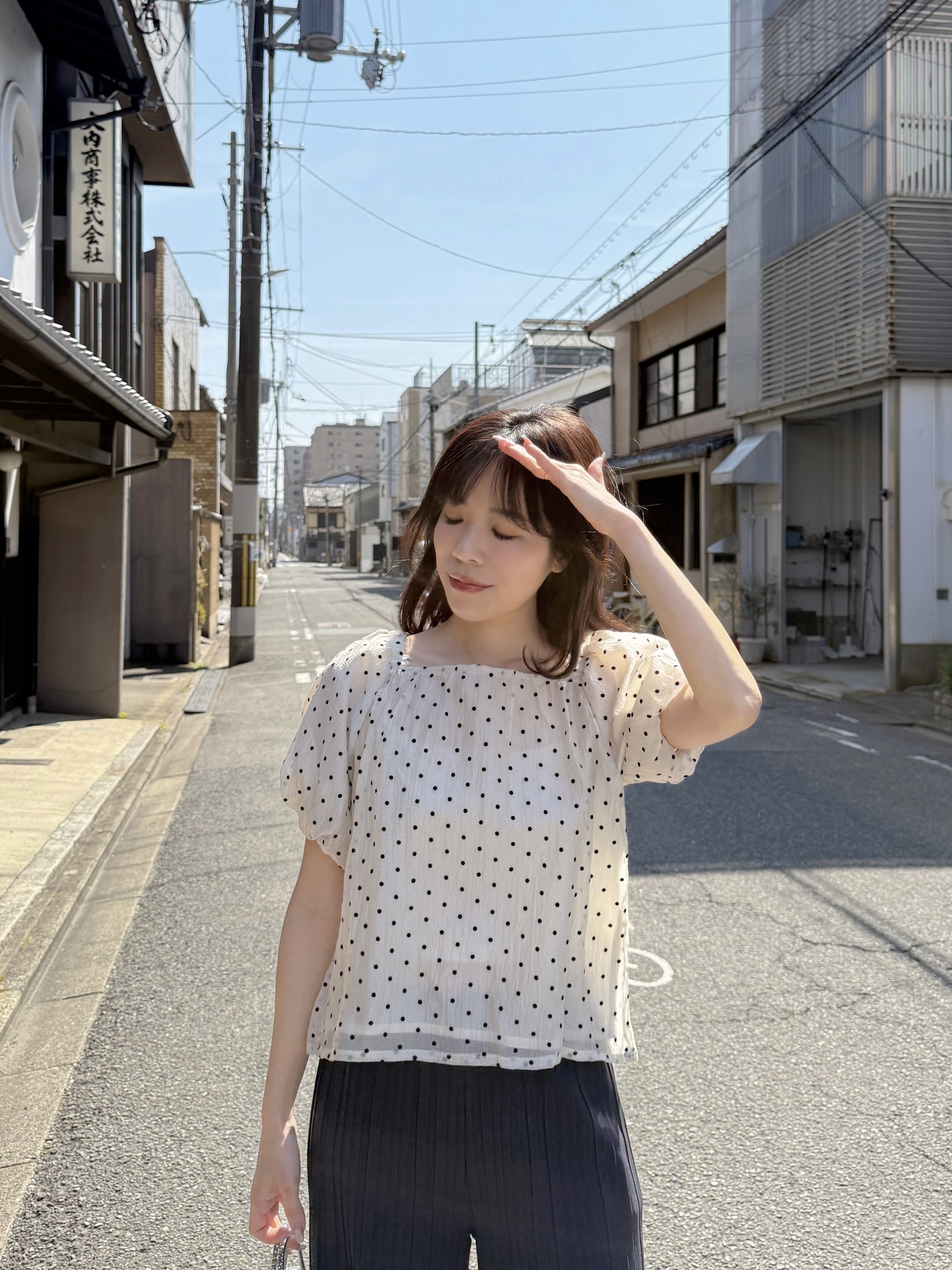 波點方領泡泡袖雪紡上衣