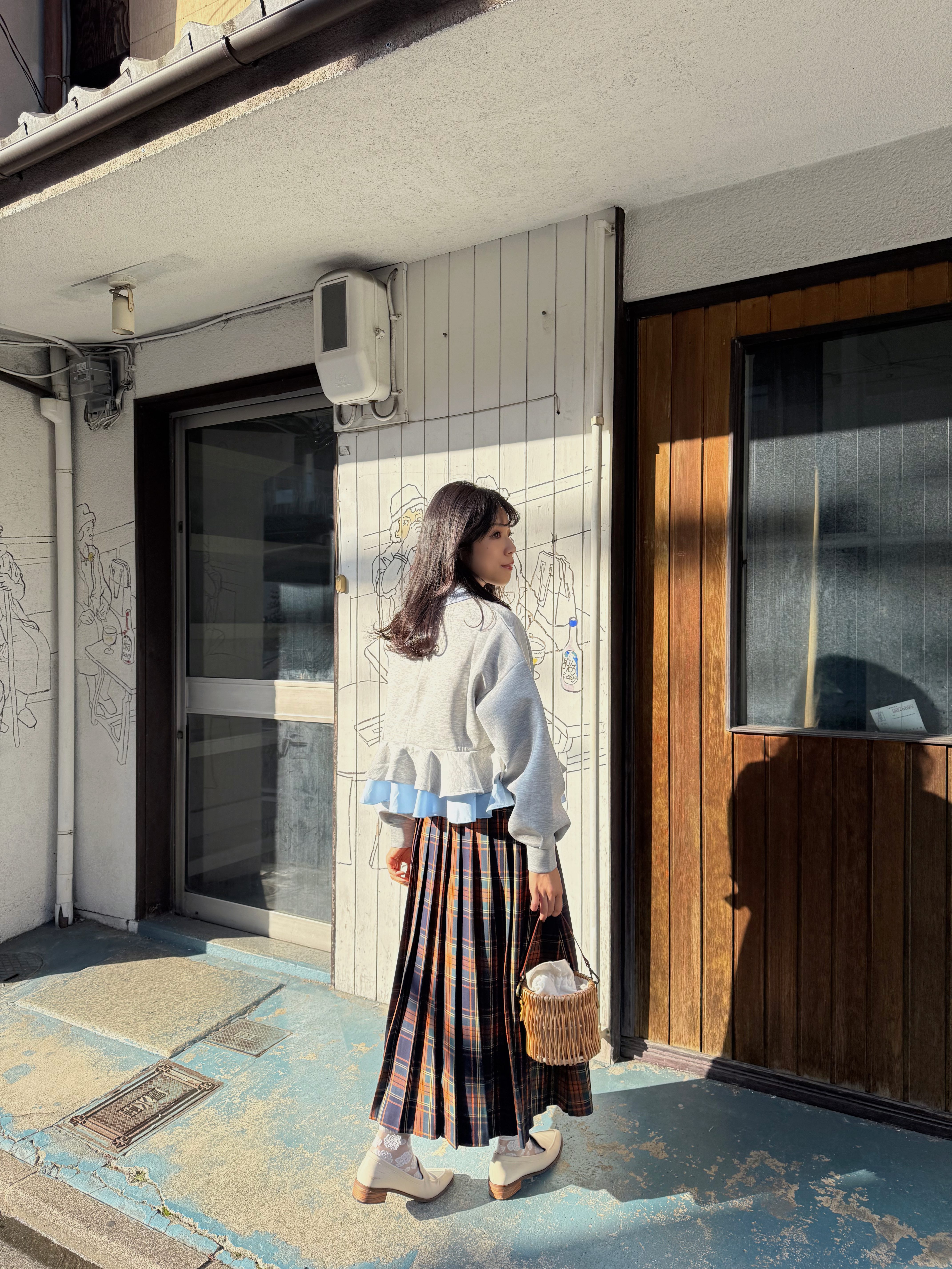 3色•恤衫領拼傘尾無加厚衞衣