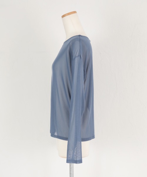 半透款寬領上衣