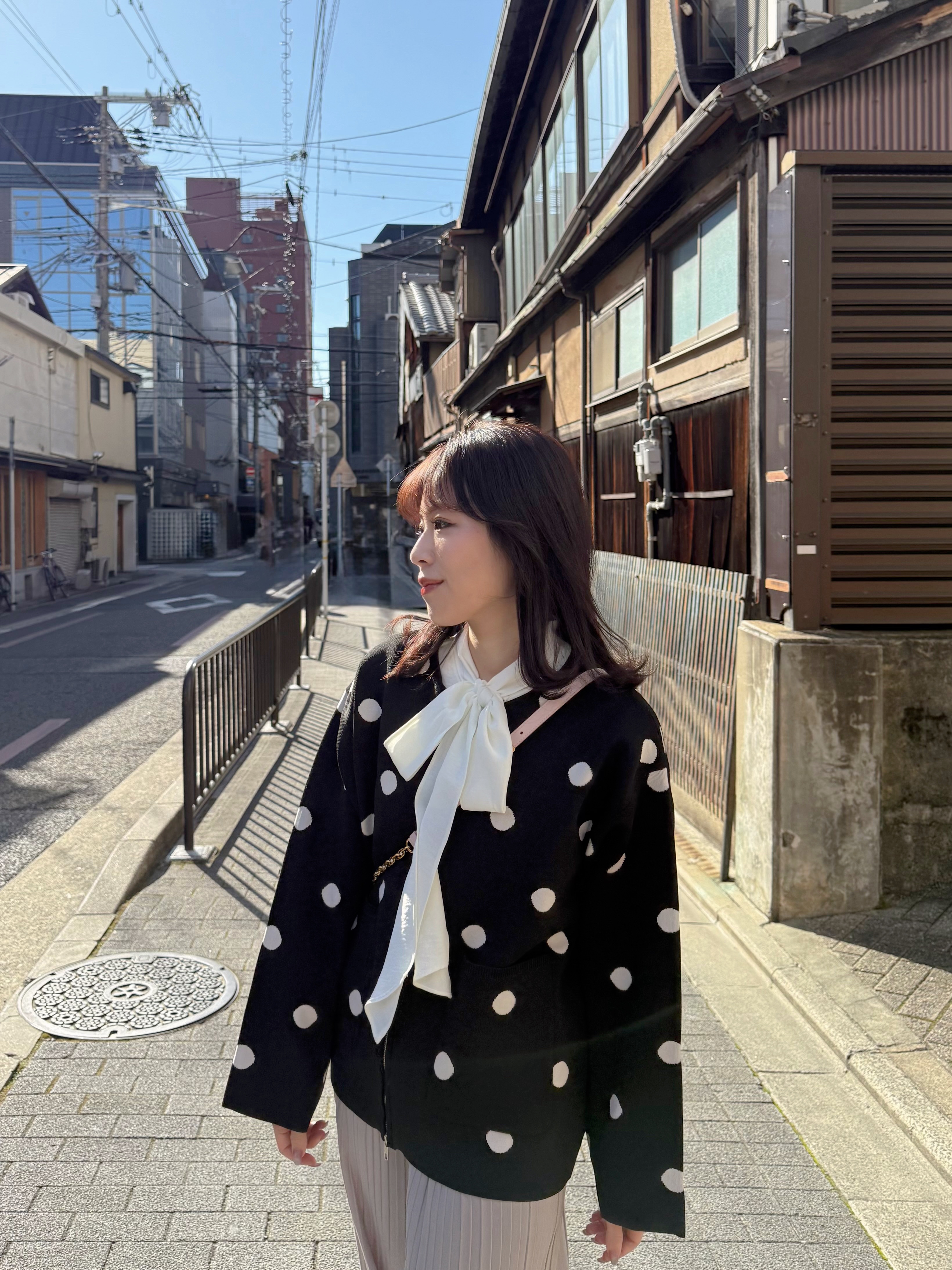 2色•波點防起毛粒針織拉鍊外套