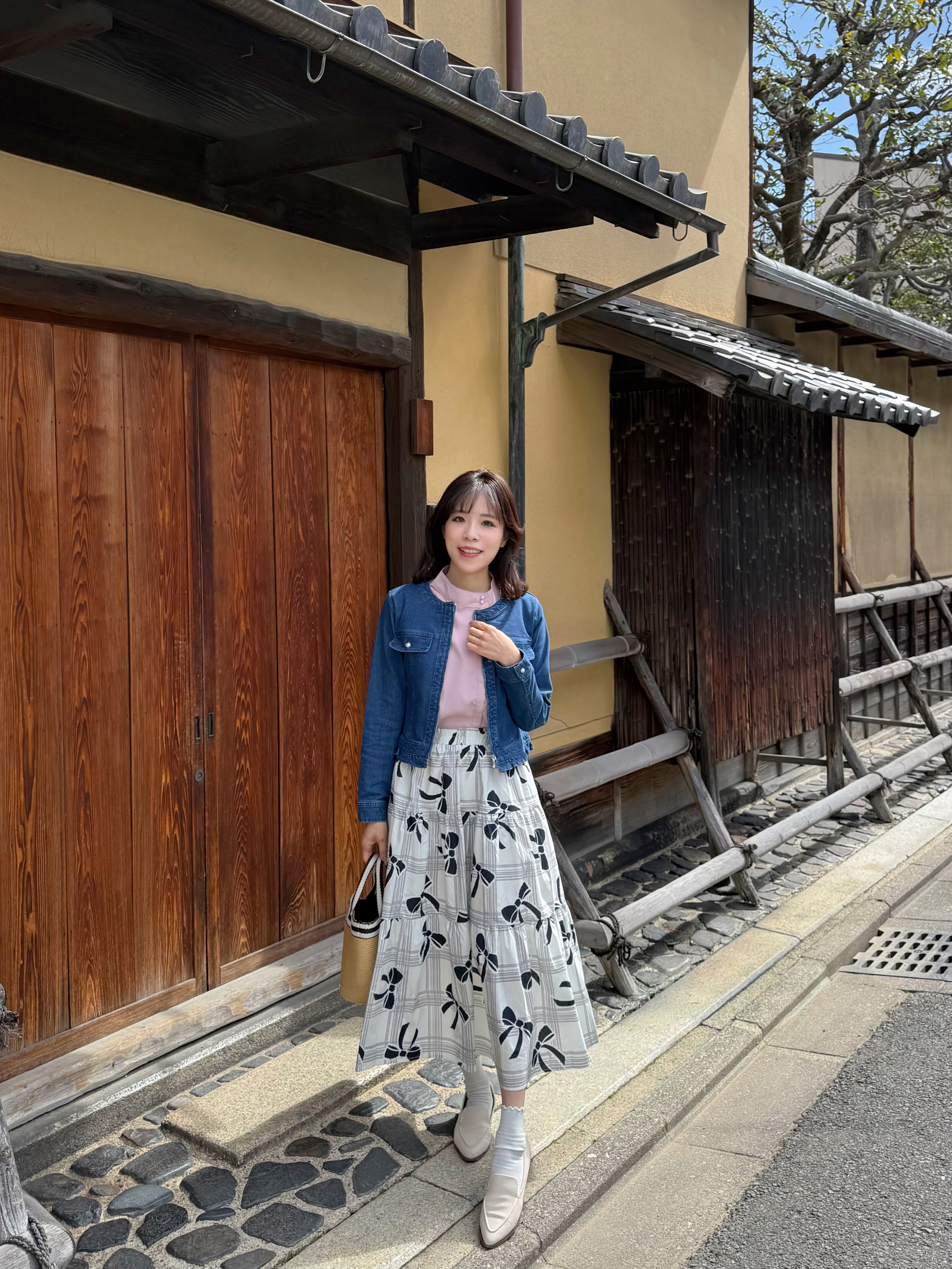 波浪壓摺拉鍊牛仔外套