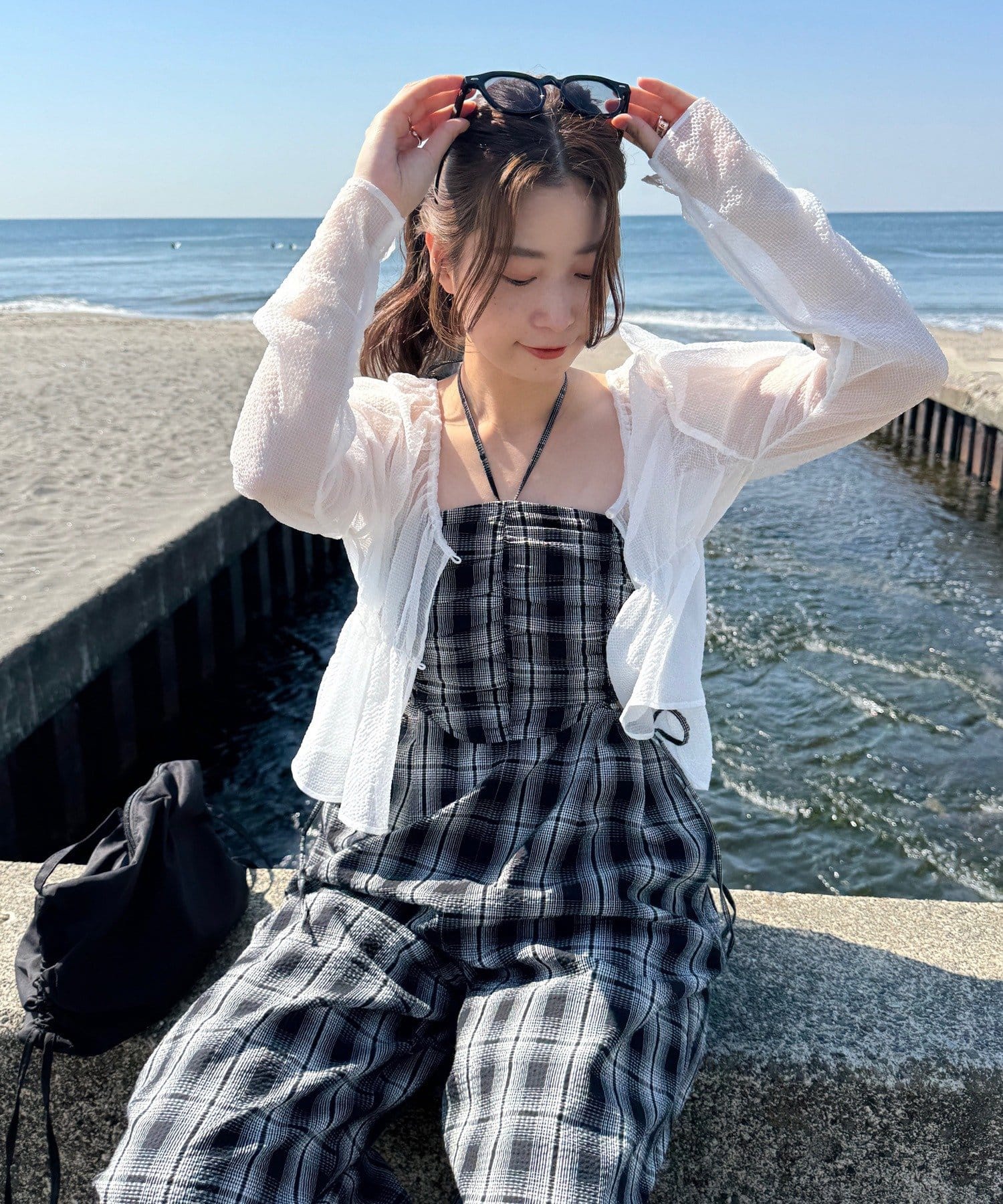 黑白格吊帶連身褲 + 髮圈套裝