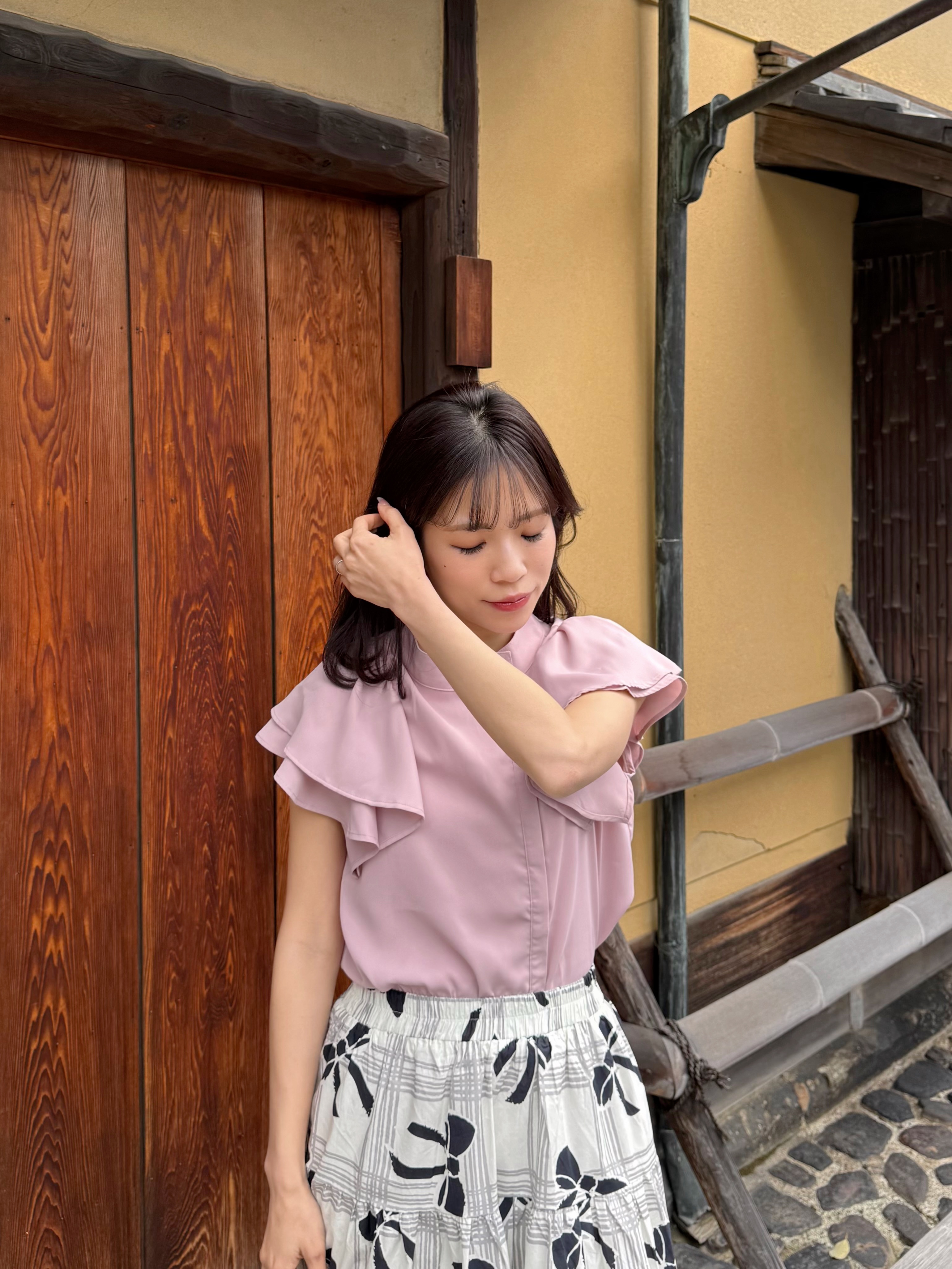 淨色珍珠領飄飄傘袖雪紡上衣