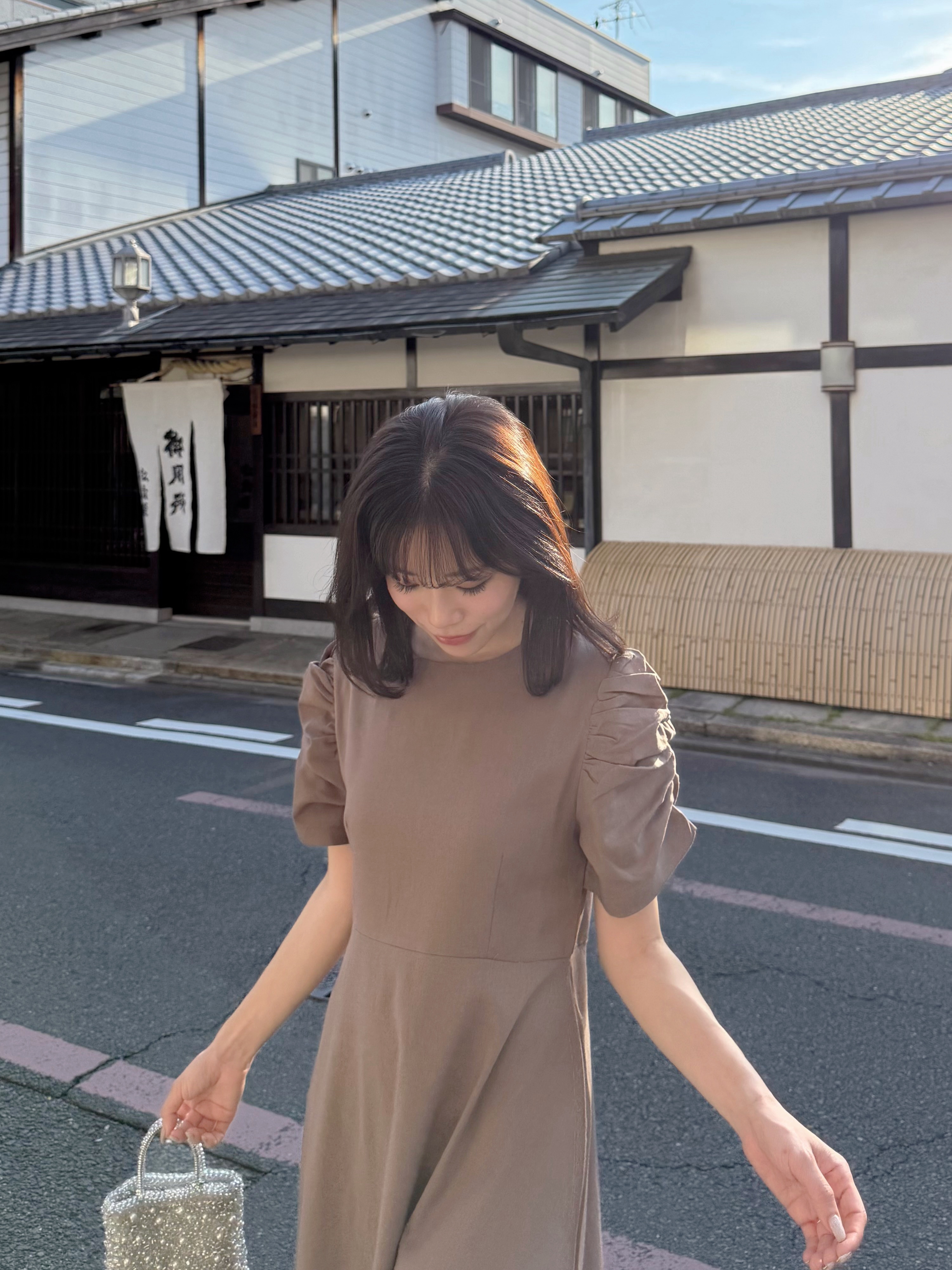 2色•淨色簡約公主袖修腰連身裙