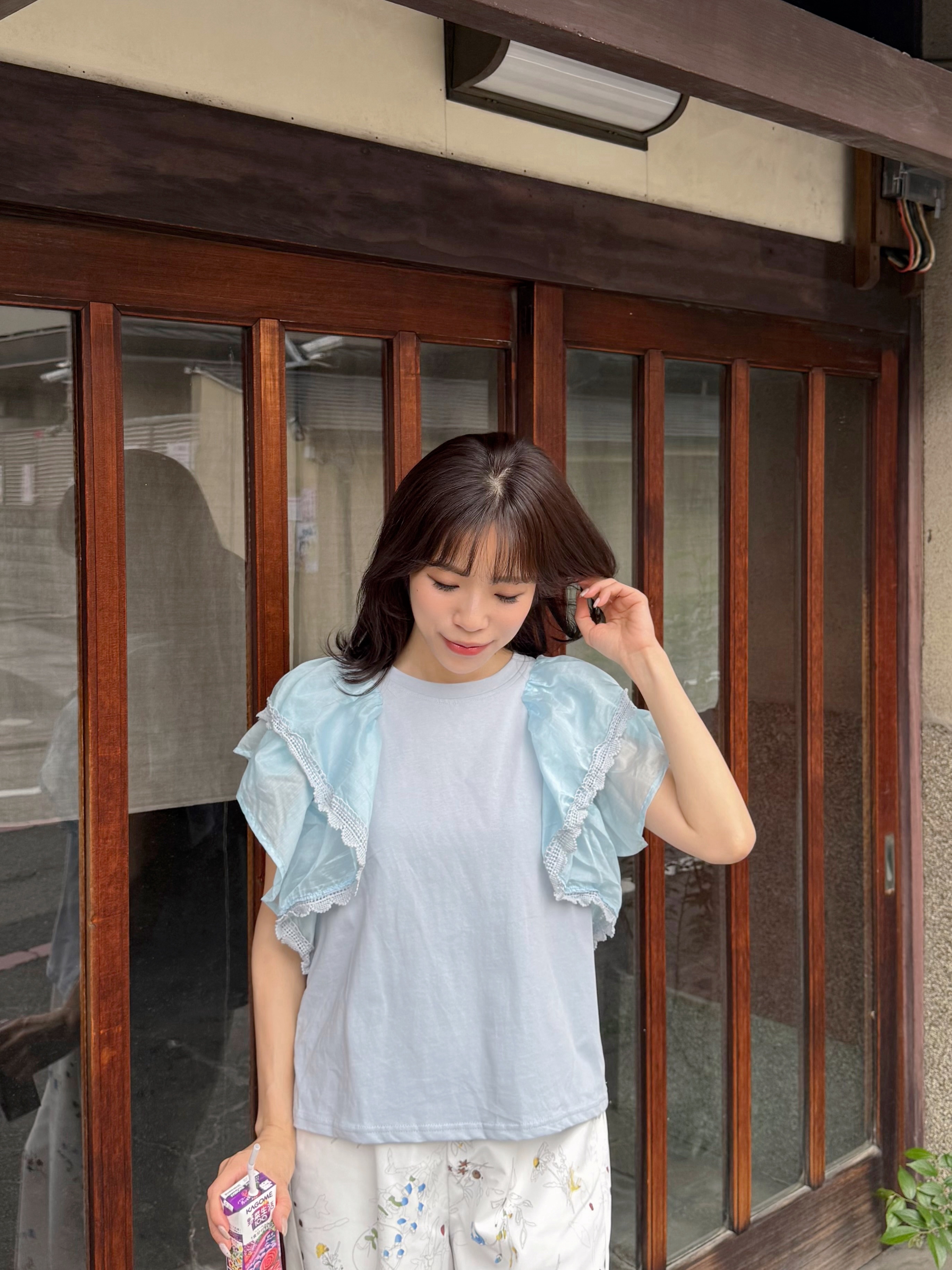 2色•波浪傘袖蕾絲車邊Tee