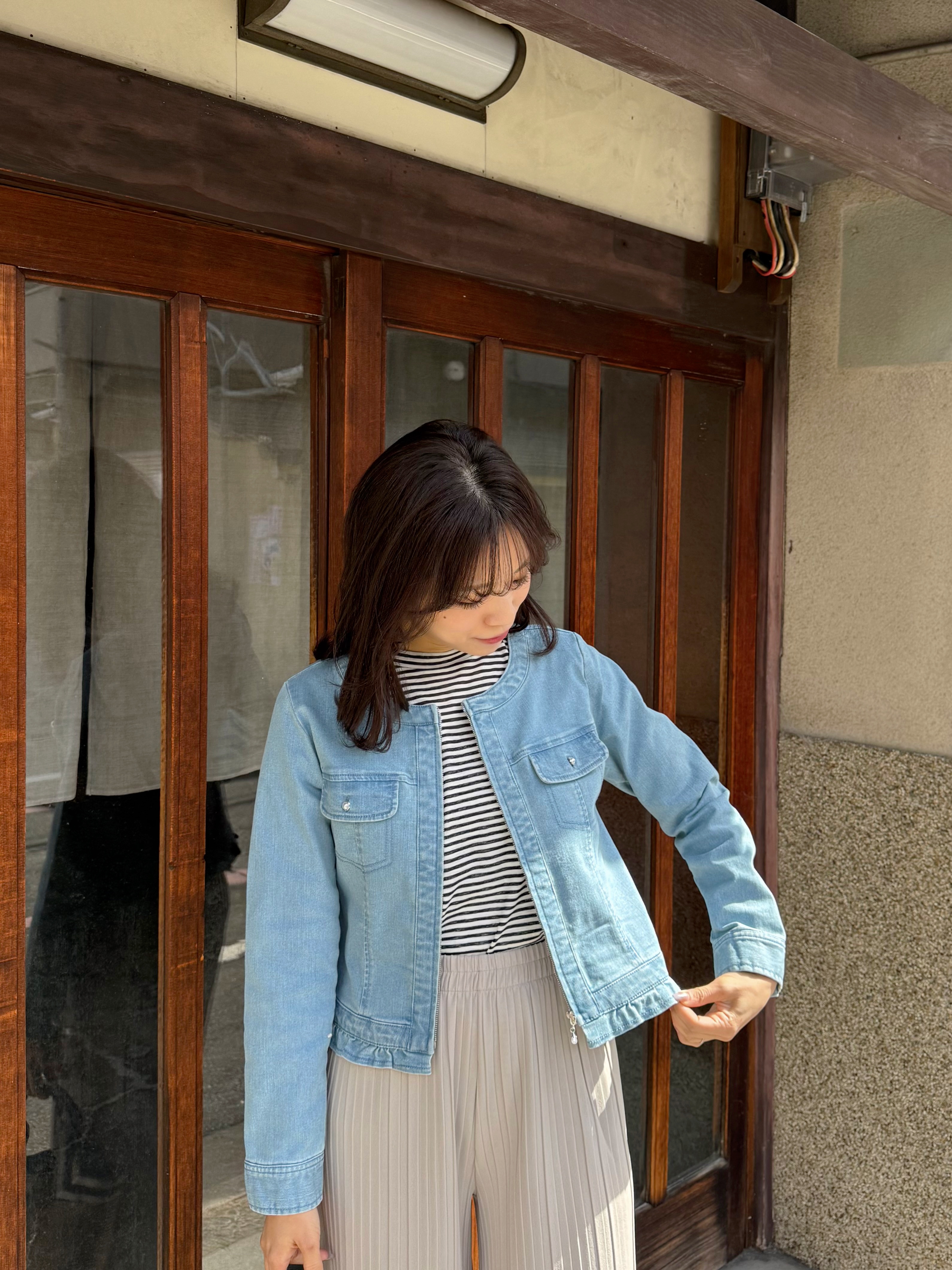 波浪壓摺拉鍊牛仔外套