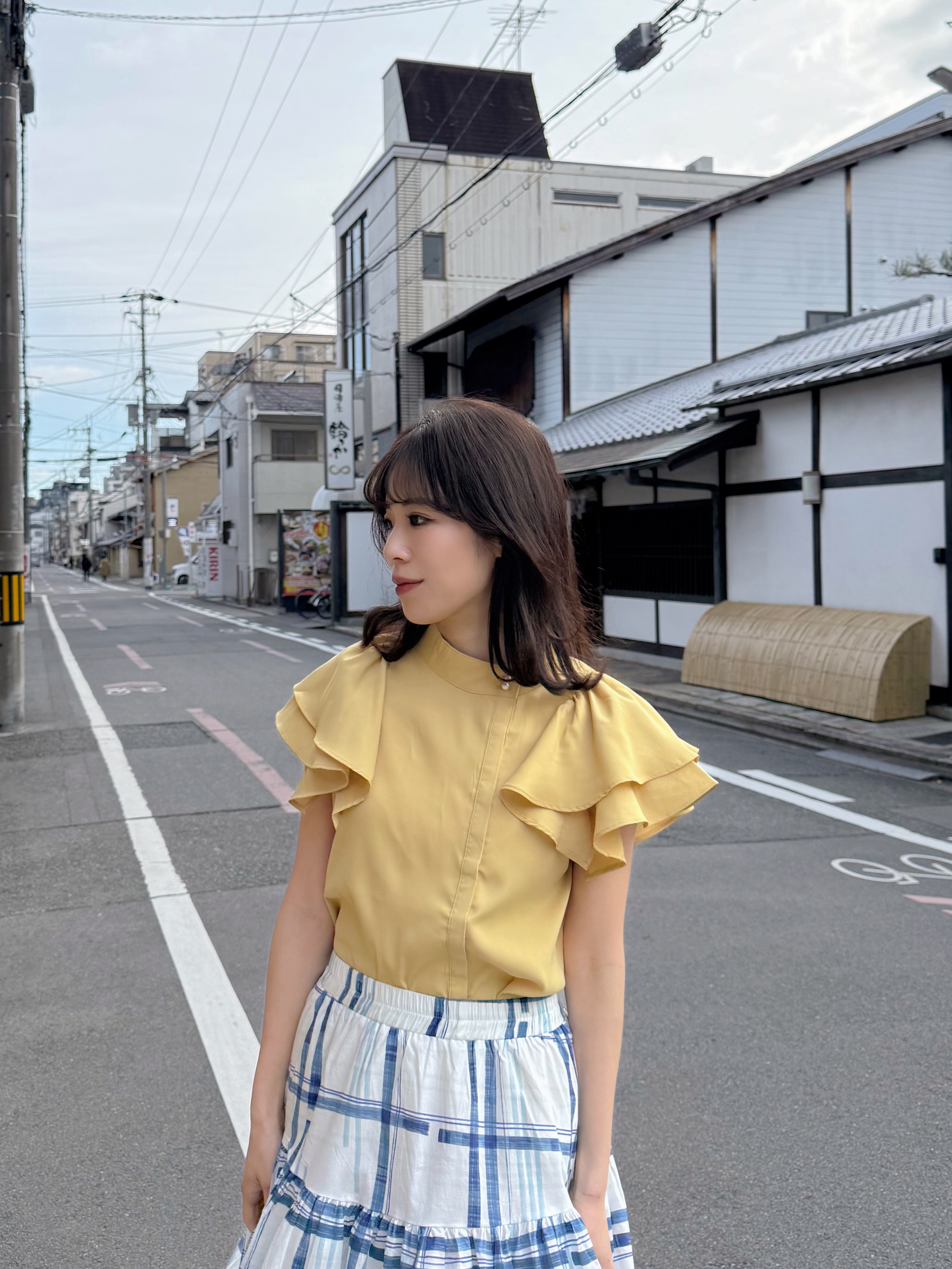 2色•淨色珍珠領飄飄傘袖雪紡上衣