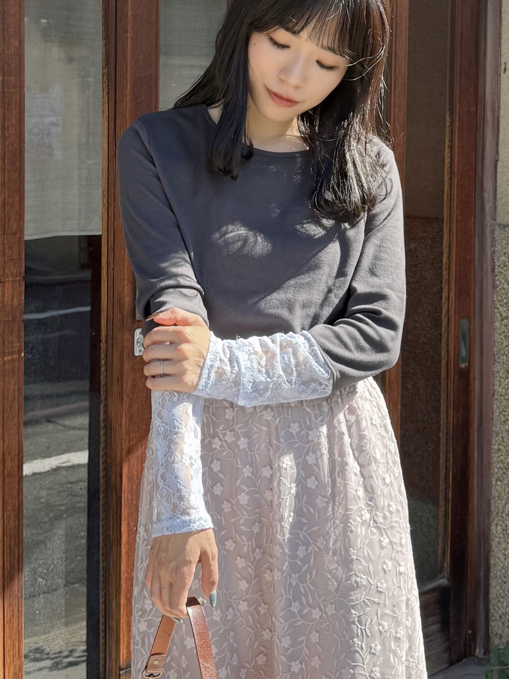 12色•蕾絲/ 閃閃拼袖半透上衣