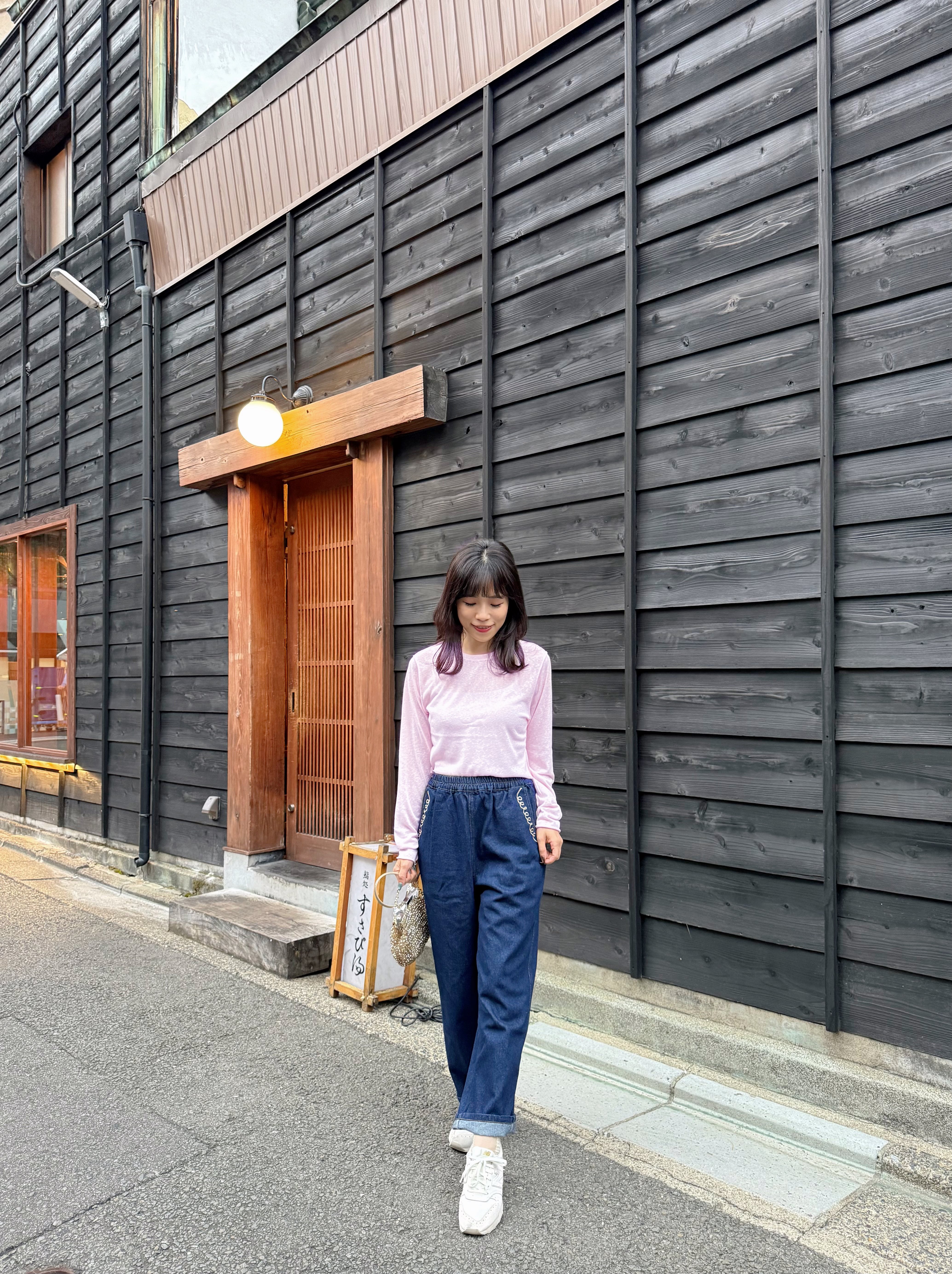 刺繡袋口牛仔褲