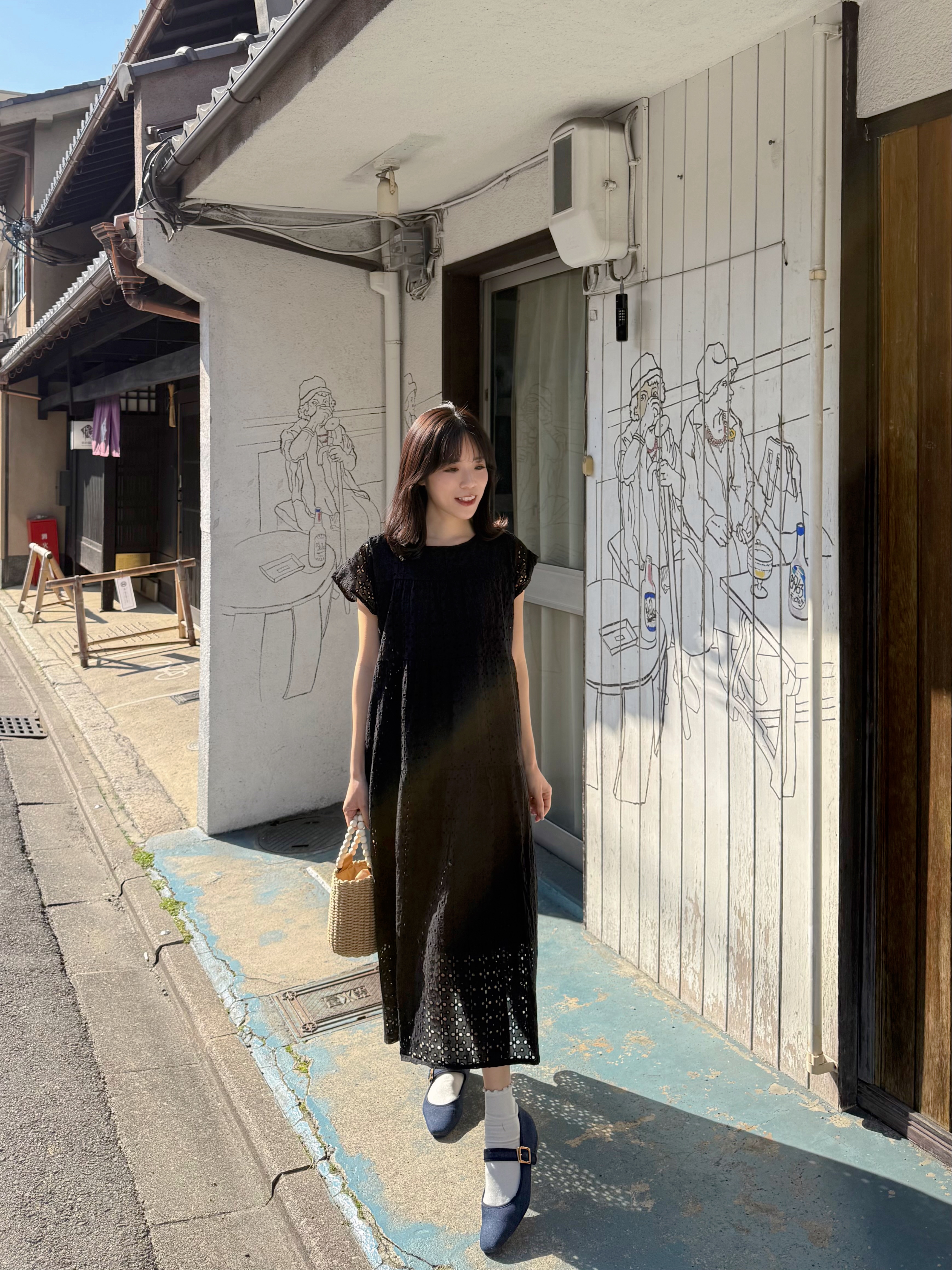 2色•刺繡鏤空純綿短袖連身裙