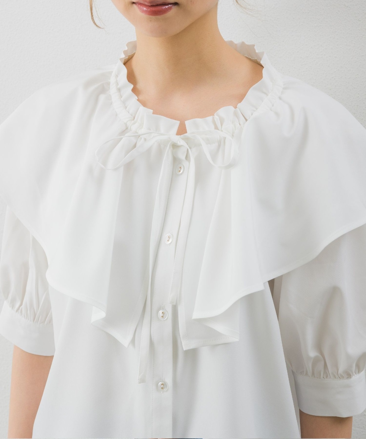 Sale•白色大領雪紡恤衫