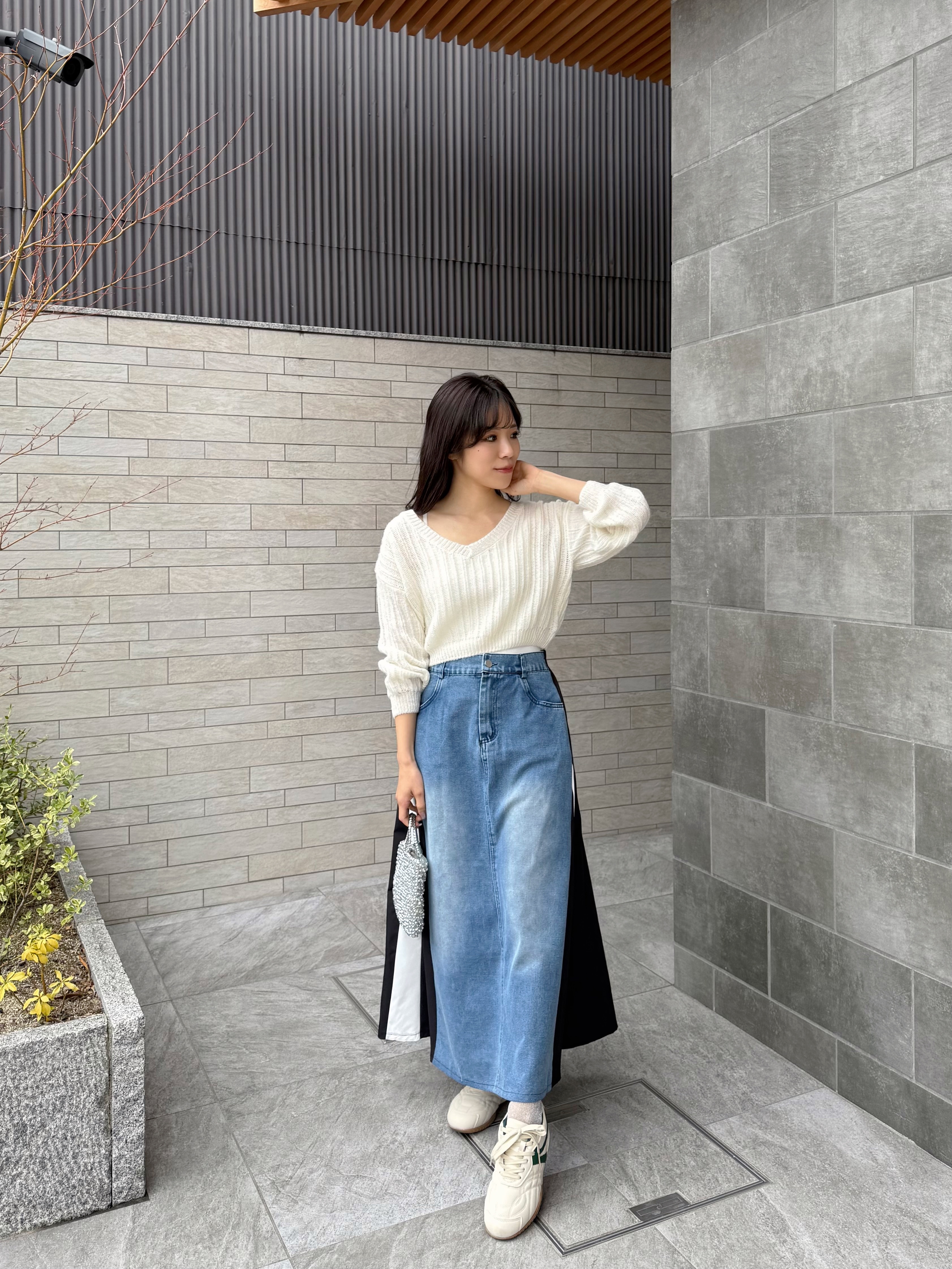 5色•V領鏤空糖果色上衣