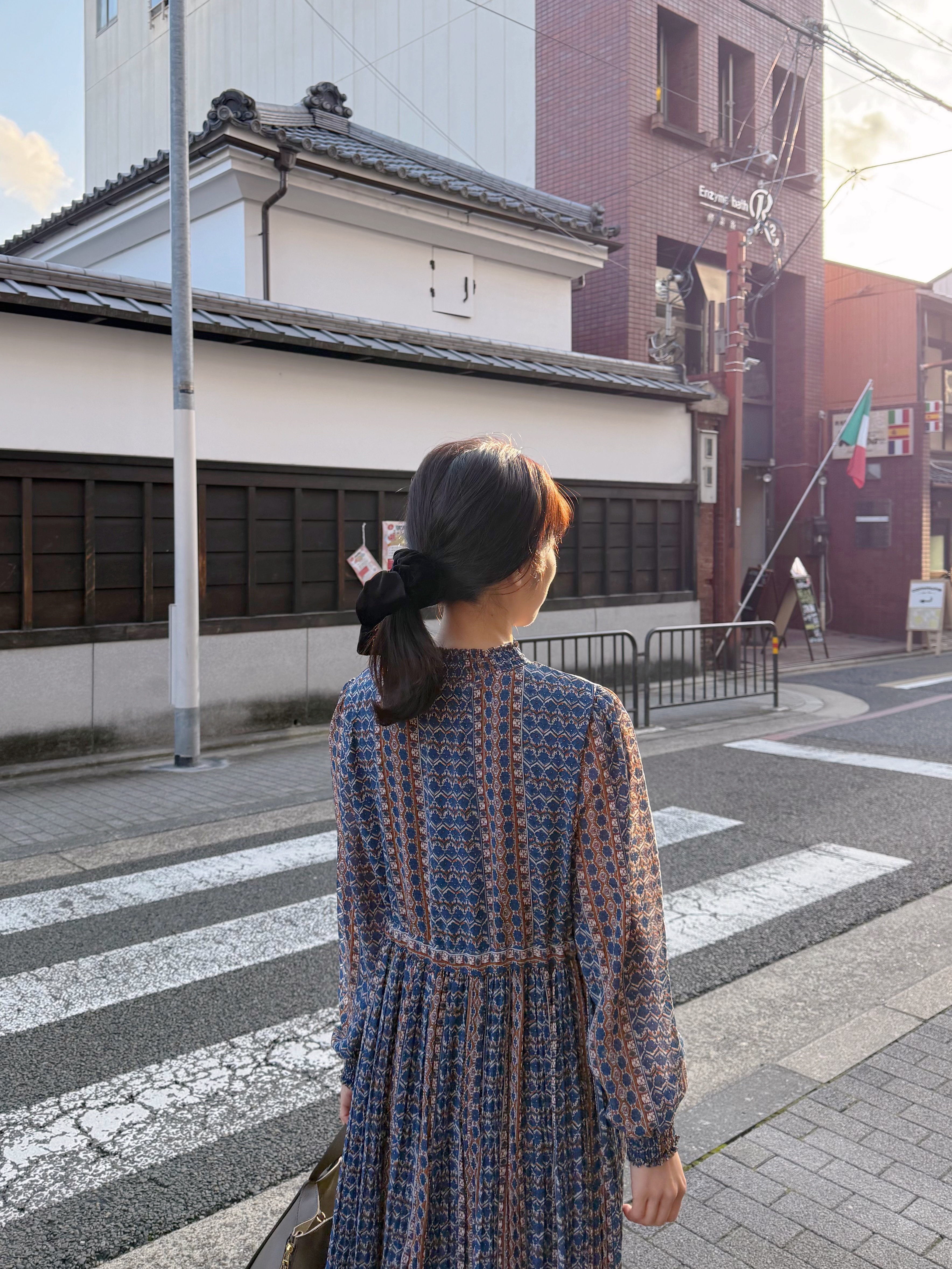 深藍拼色復古印花雪紡連身裙