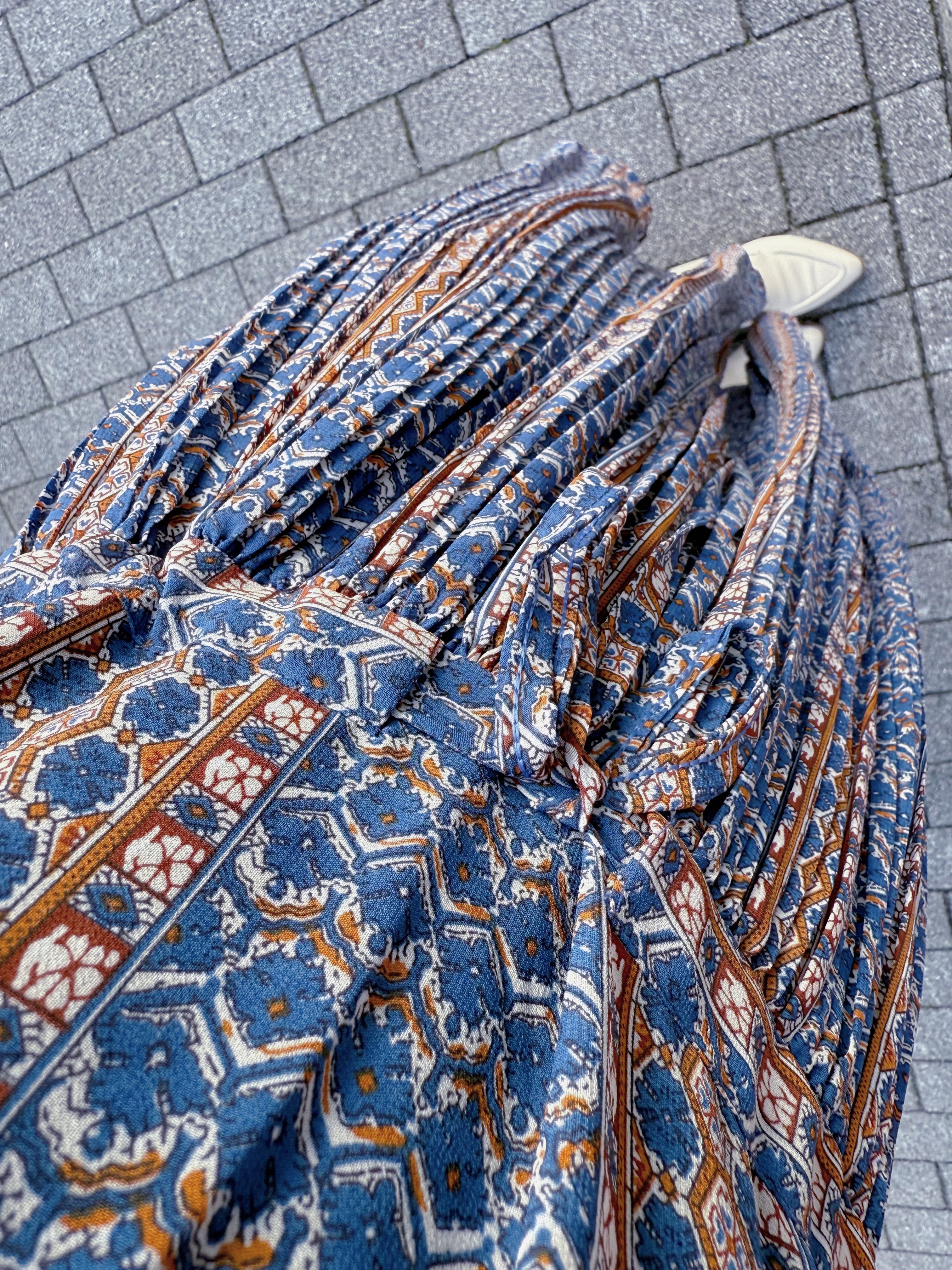 深藍拼色復古印花雪紡連身裙