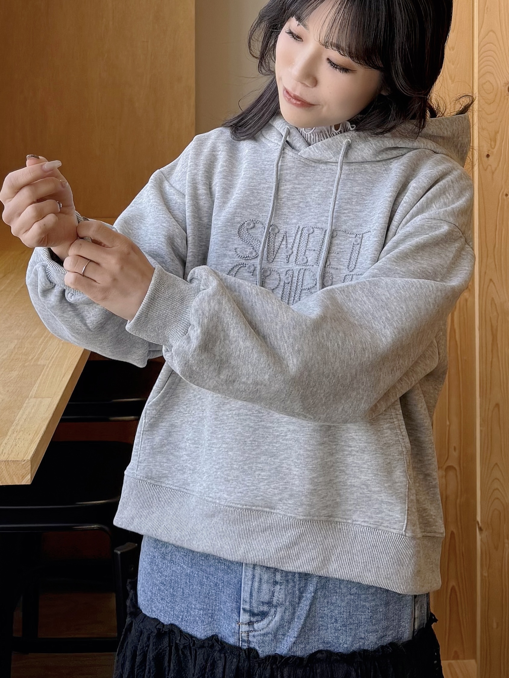 字母刺繡無加厚連帽衛衣