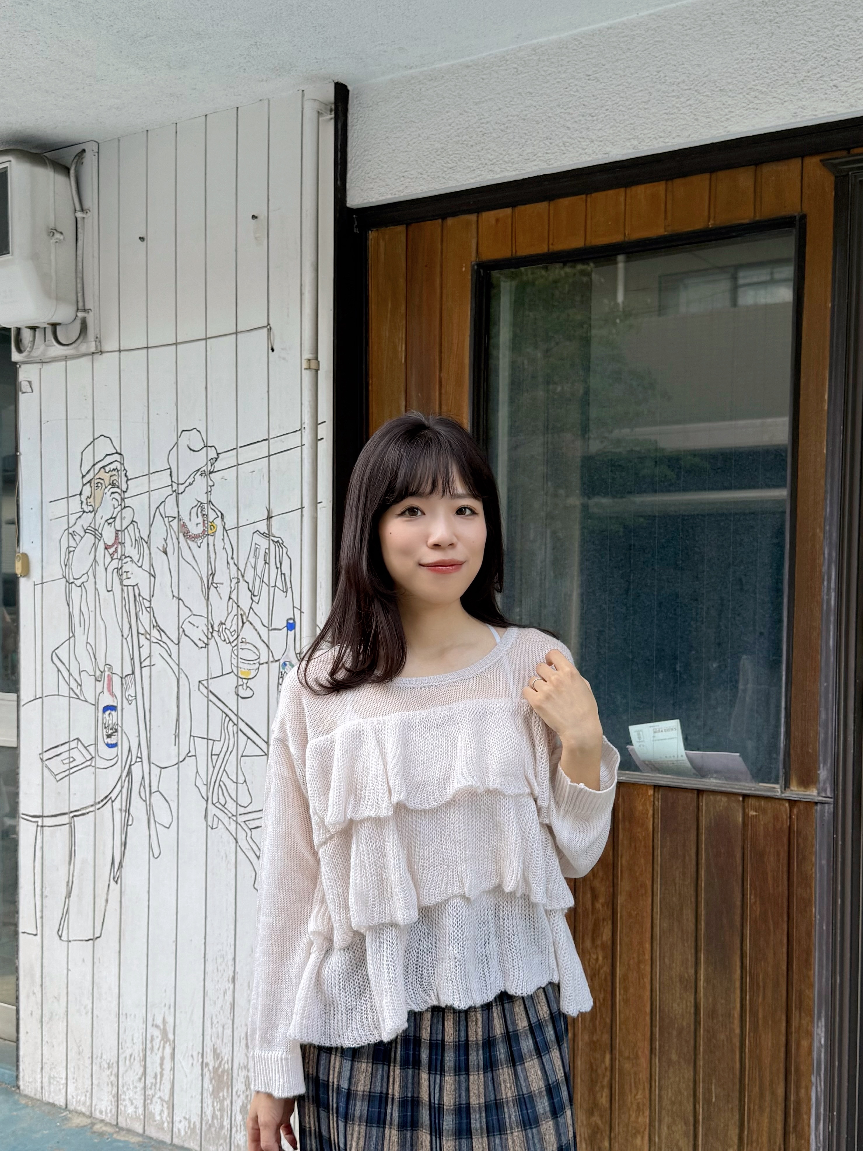 波浪層層鏤空上衣