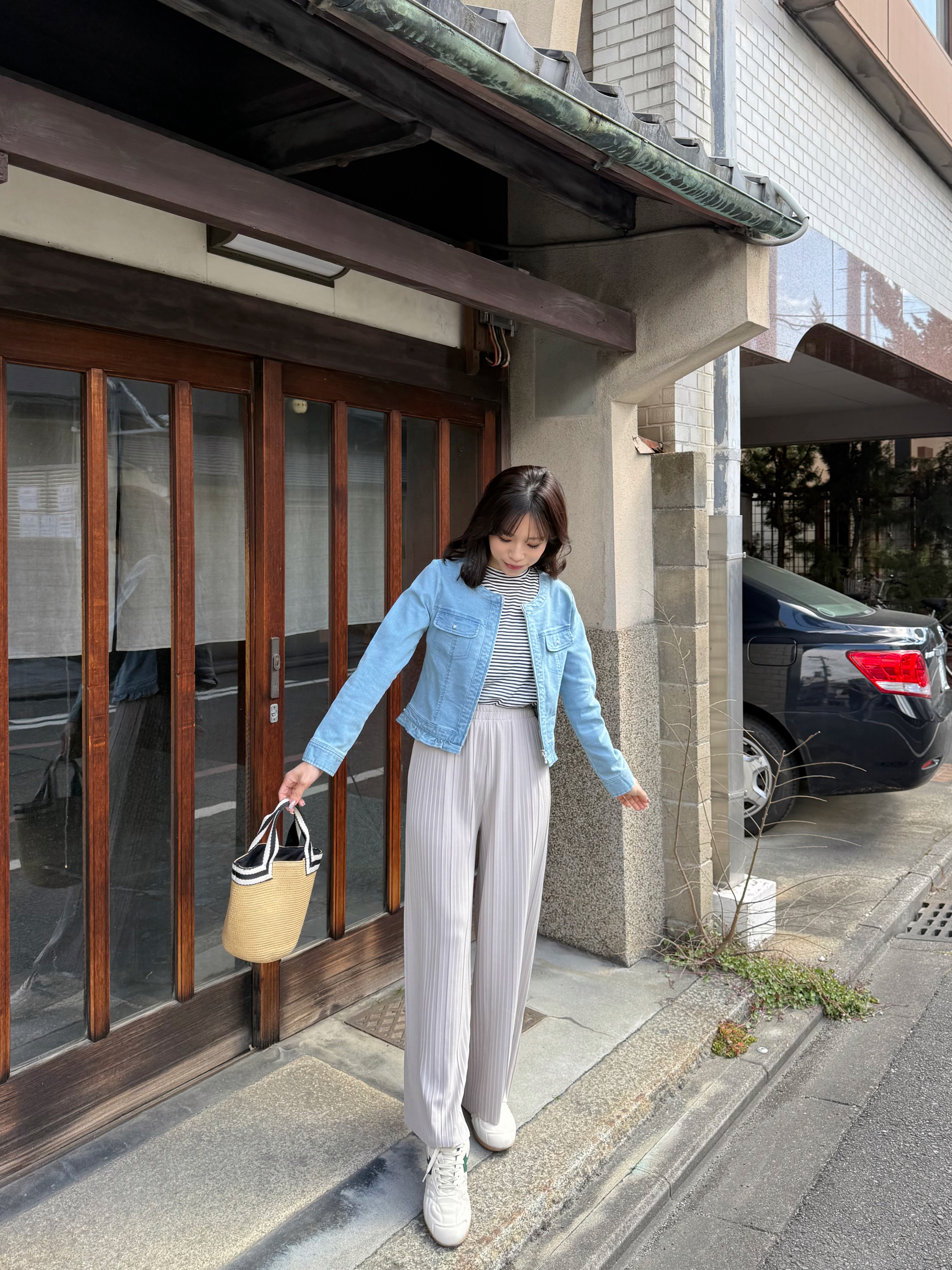 波浪壓摺拉鍊牛仔外套