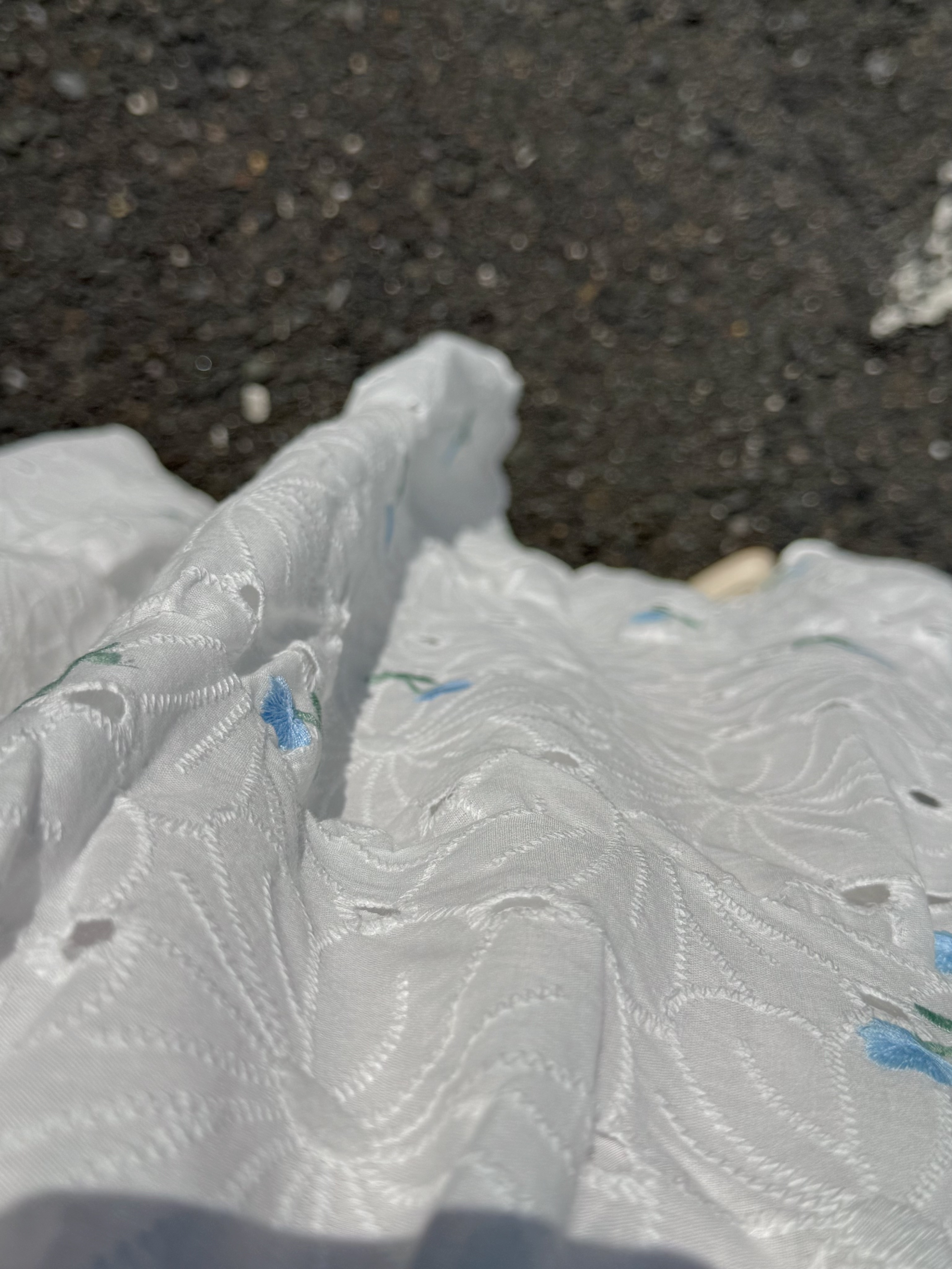 2色•刺繡小花鏤空長款半身裙