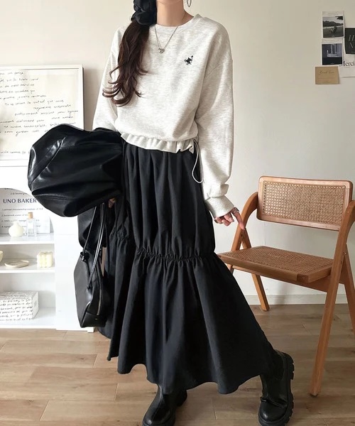 胸前刺繡拼接連身裙