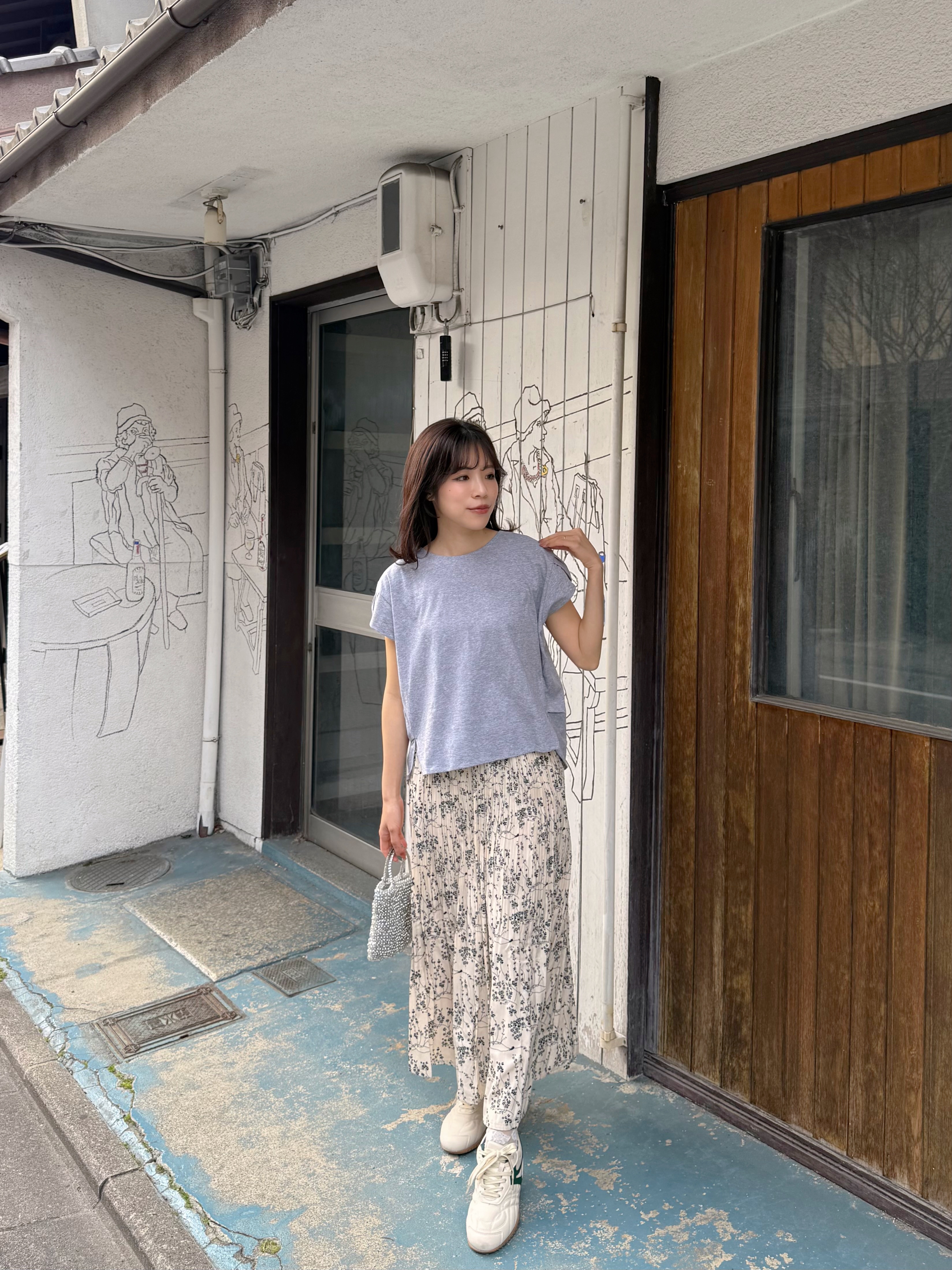 基礎款淨色花瓣手袖綿上衣