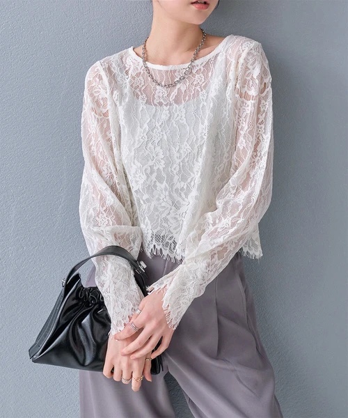 蕾絲喇叭袖上衣