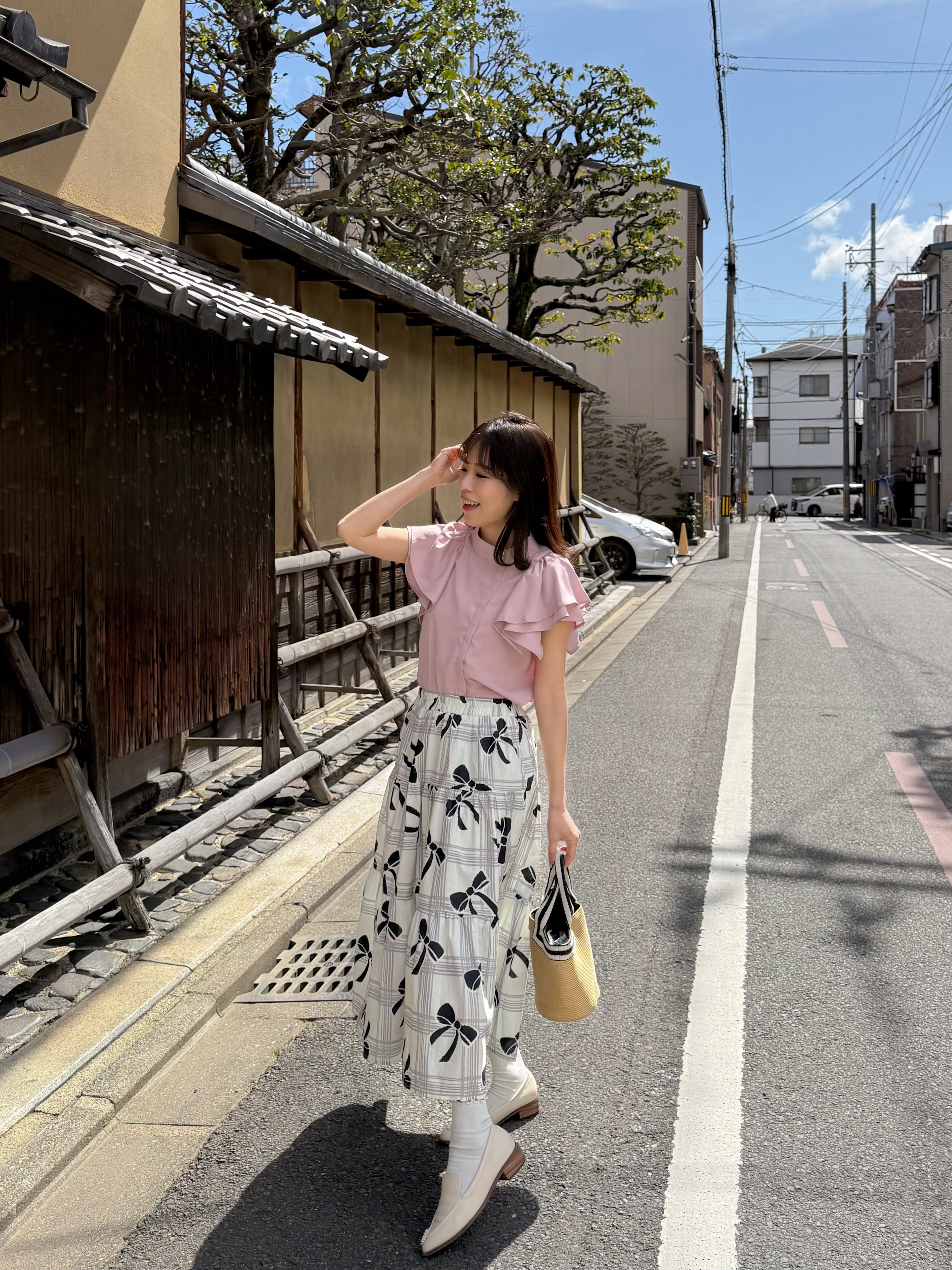 淨色珍珠領飄飄傘袖雪紡上衣