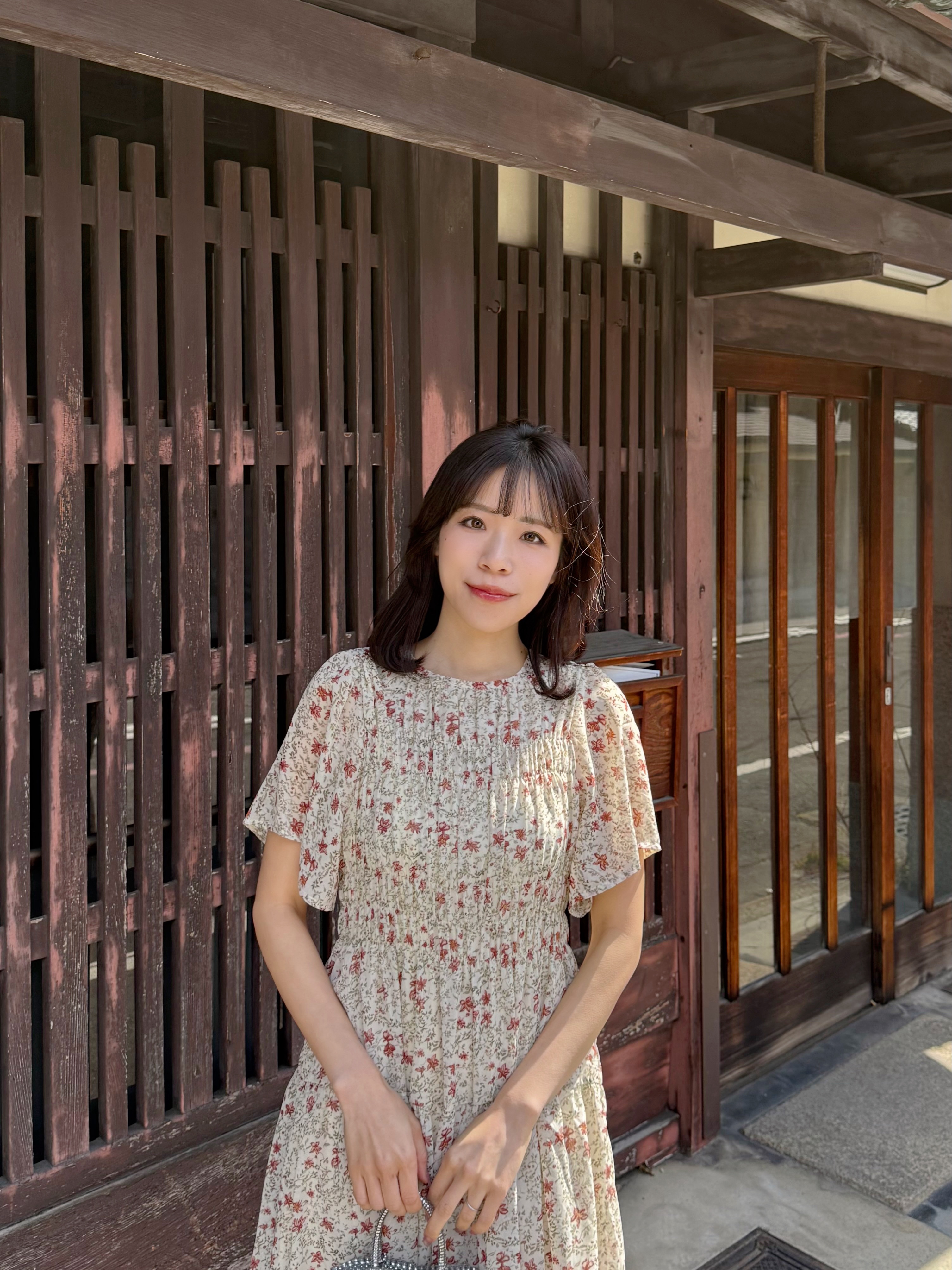 傘袖碎花摺摺雪紡連身裙