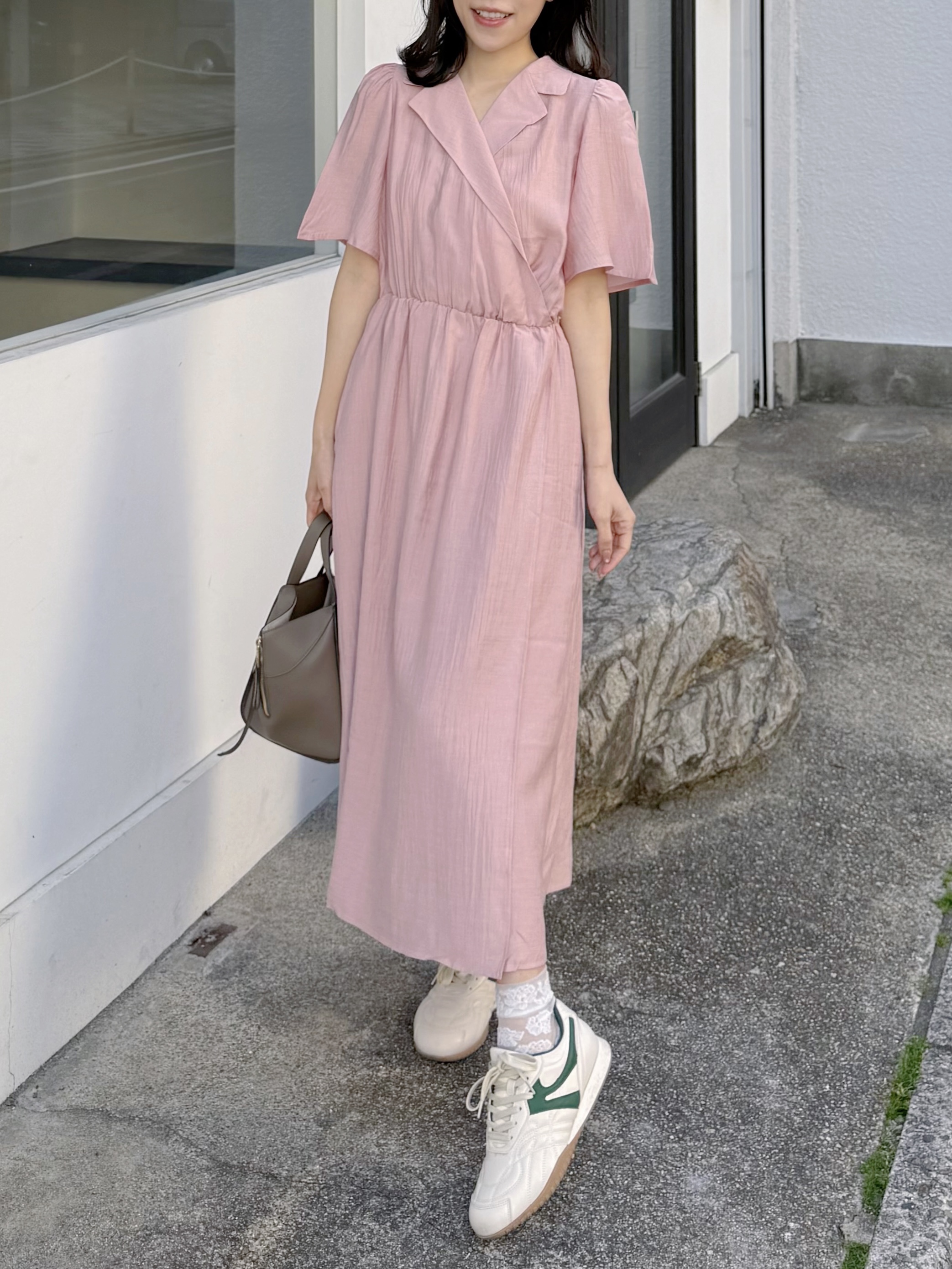 V領粉色微光澤雪紡有袋連身裙