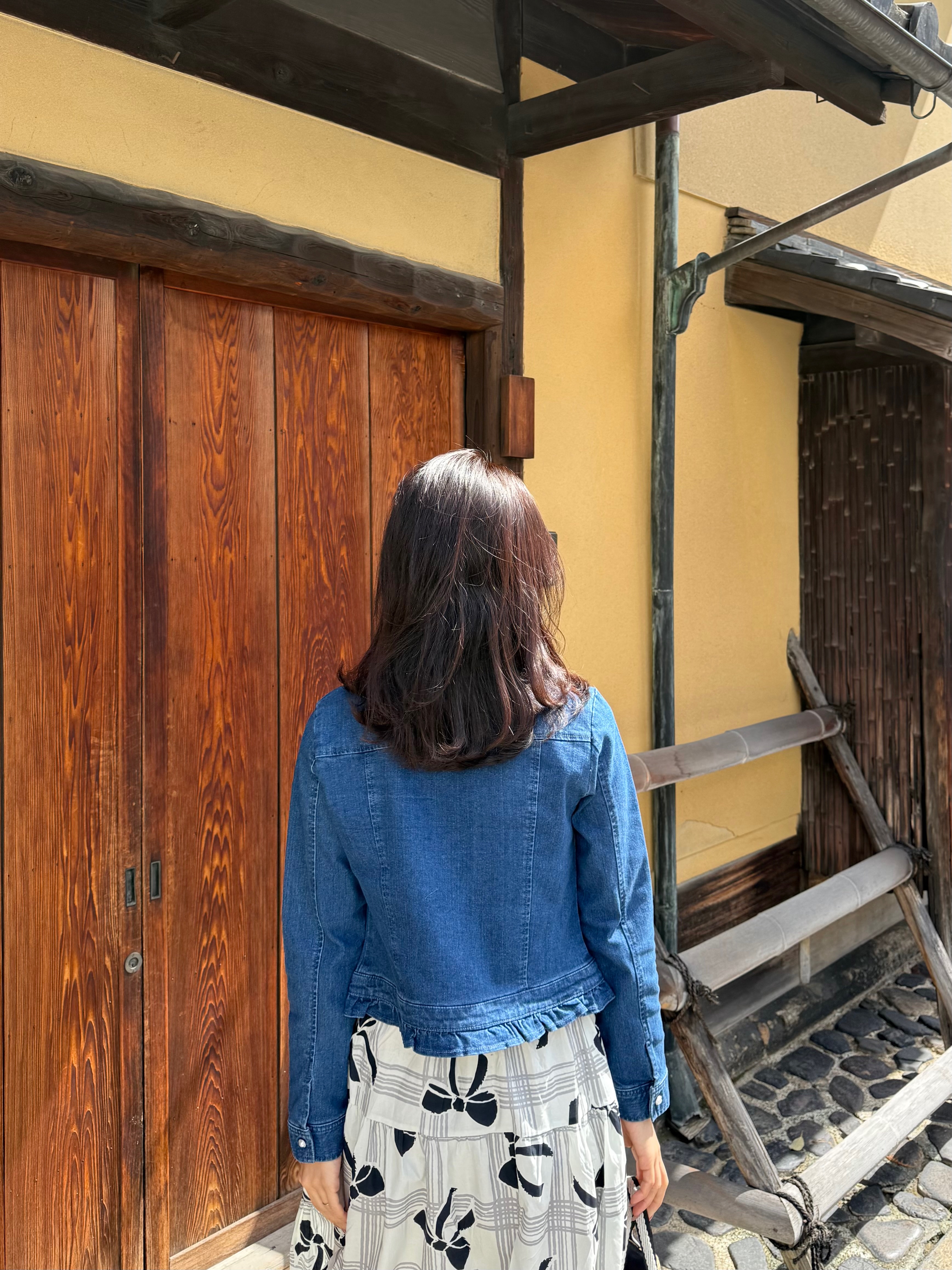 波浪壓摺拉鍊牛仔外套