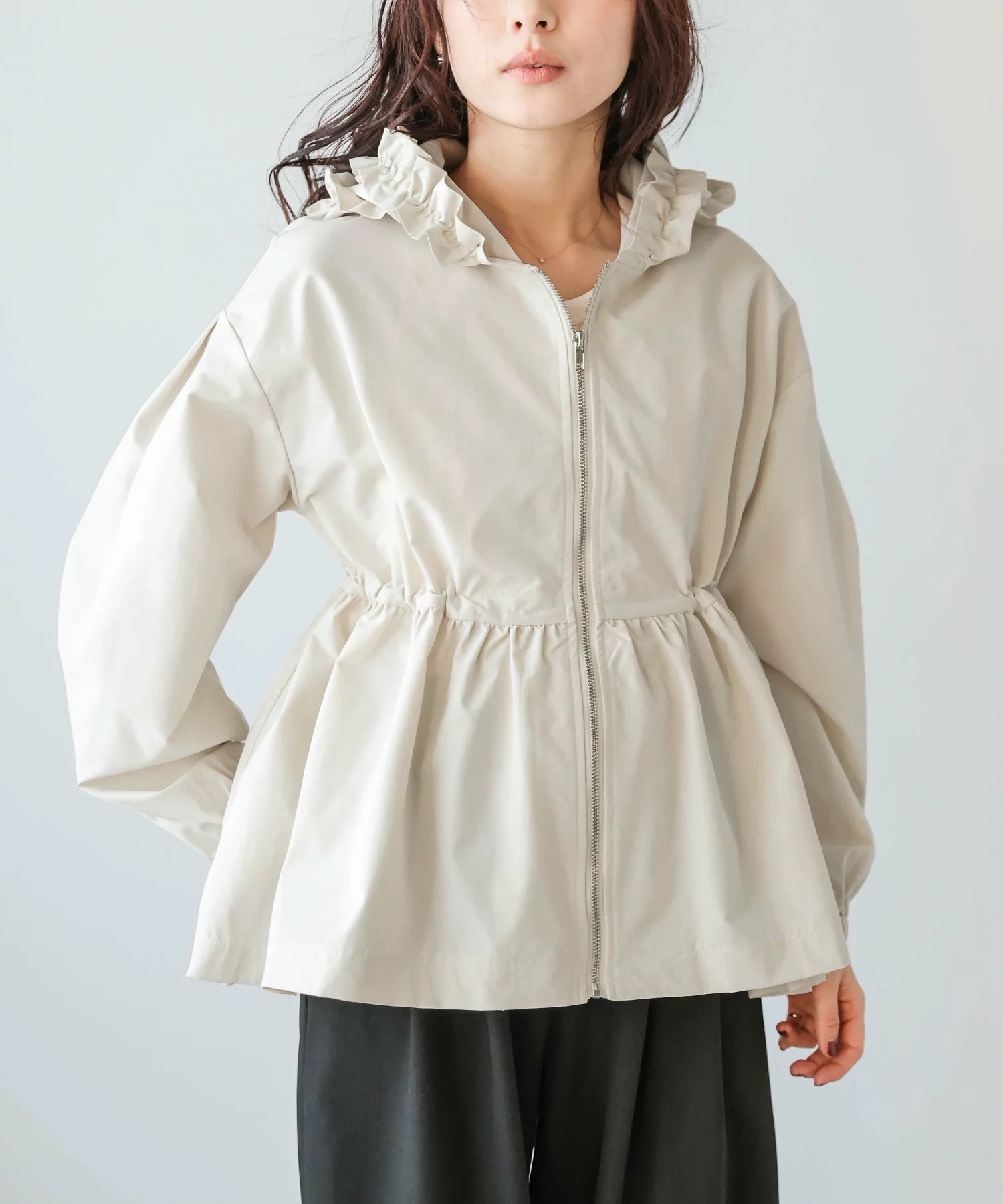 2色•波浪摺摺修腰拉鍊防風外套